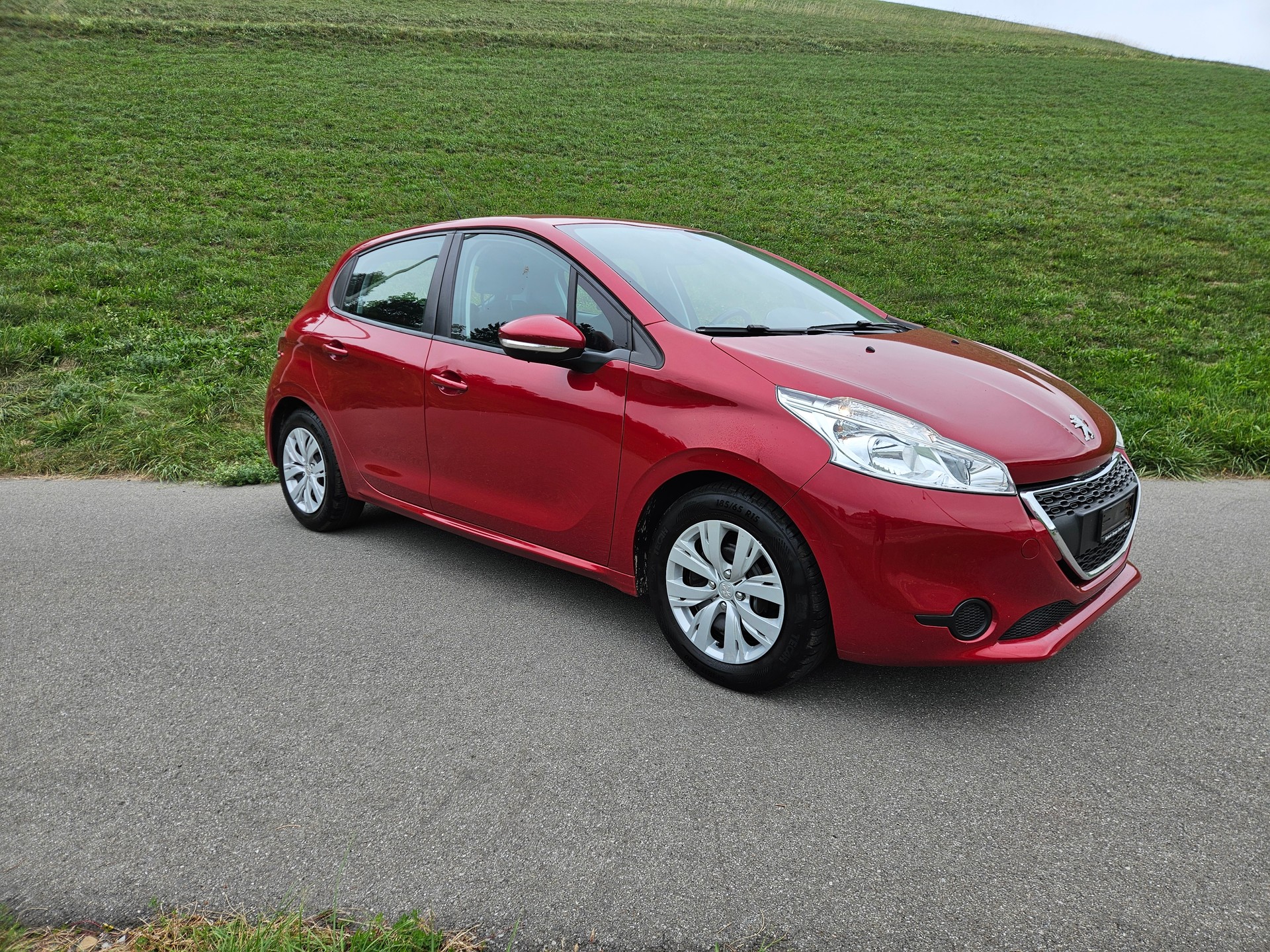 PEUGEOT 208 1.2 VTI Access-image-1