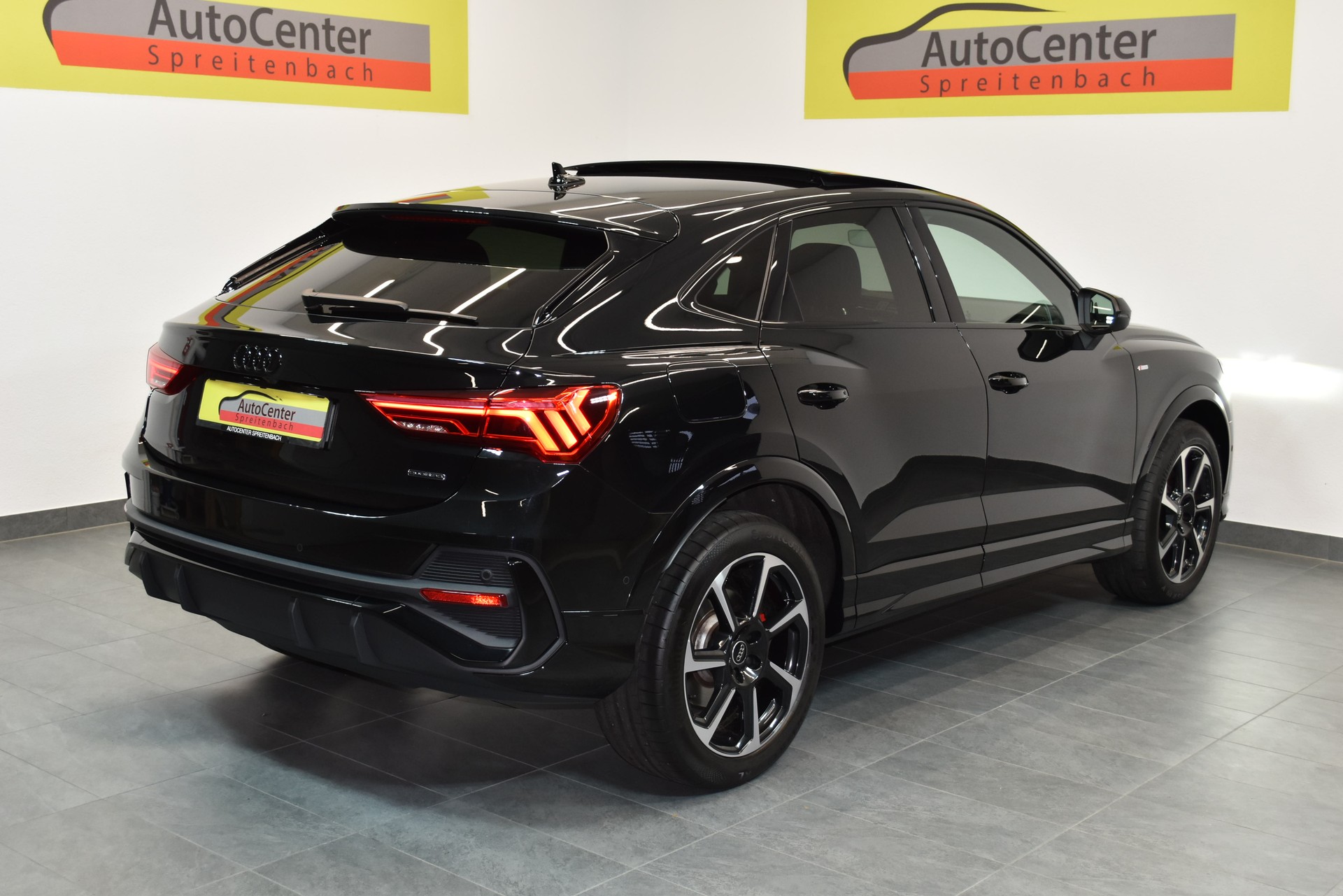 AUDI Q3 Sportback 40 TFSI S line quattro S-tronic-image-14