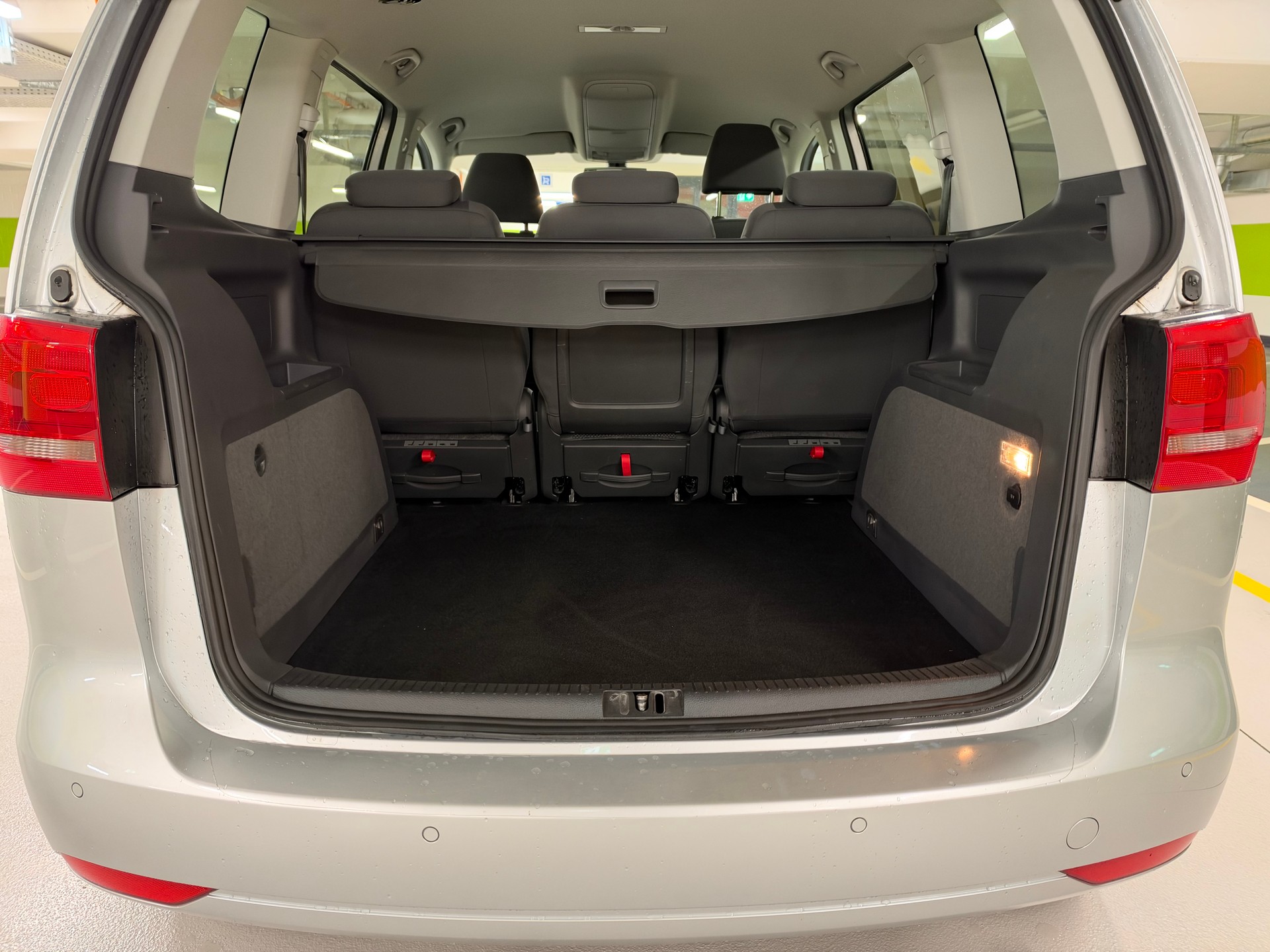 VW Touran 2.0 TDI Team DSG-image-8