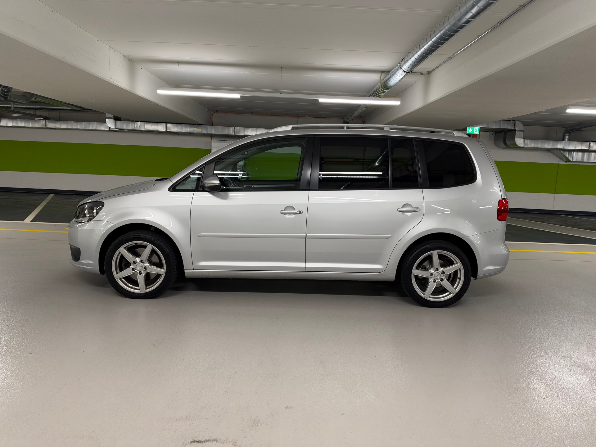VW Touran 2.0 TDI Team DSG-image-7