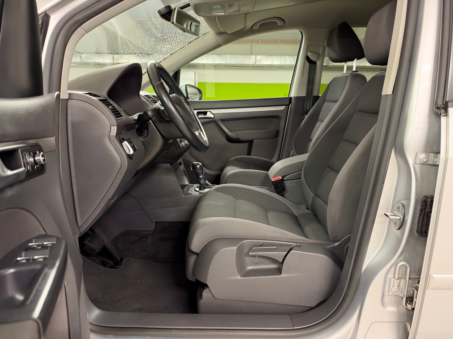 VW Touran 2.0 TDI Team DSG-image-14