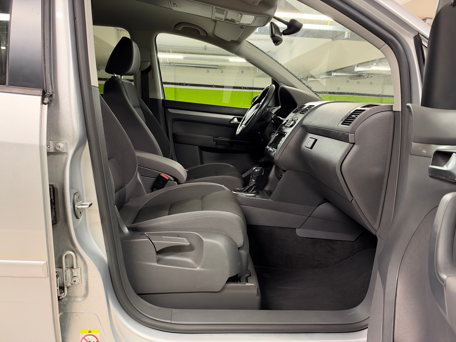 VW Touran 2.0 TDI Team DSG-image-10