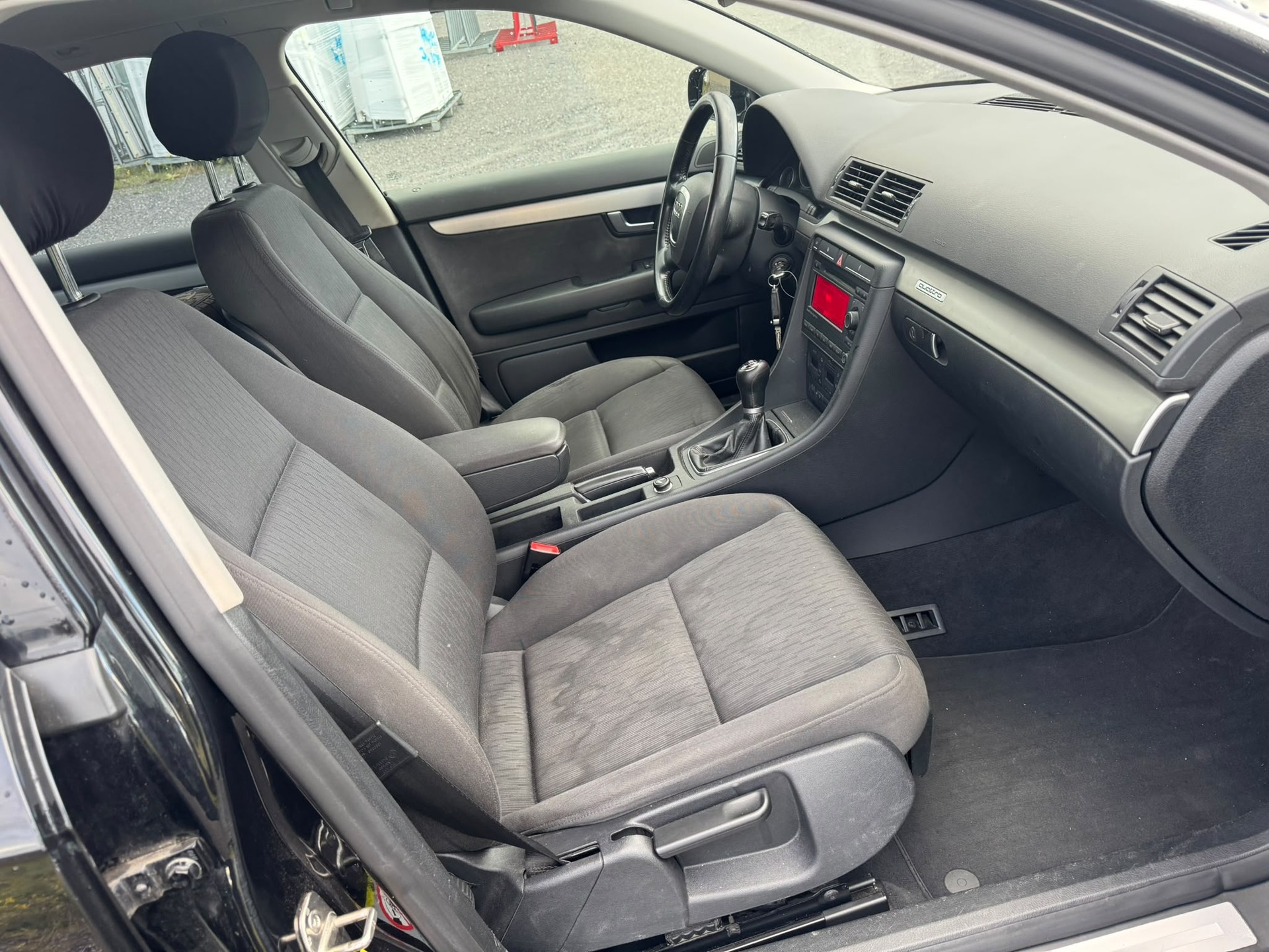 AUDI A4 Avant 1.8 Turbo quattro-image-12