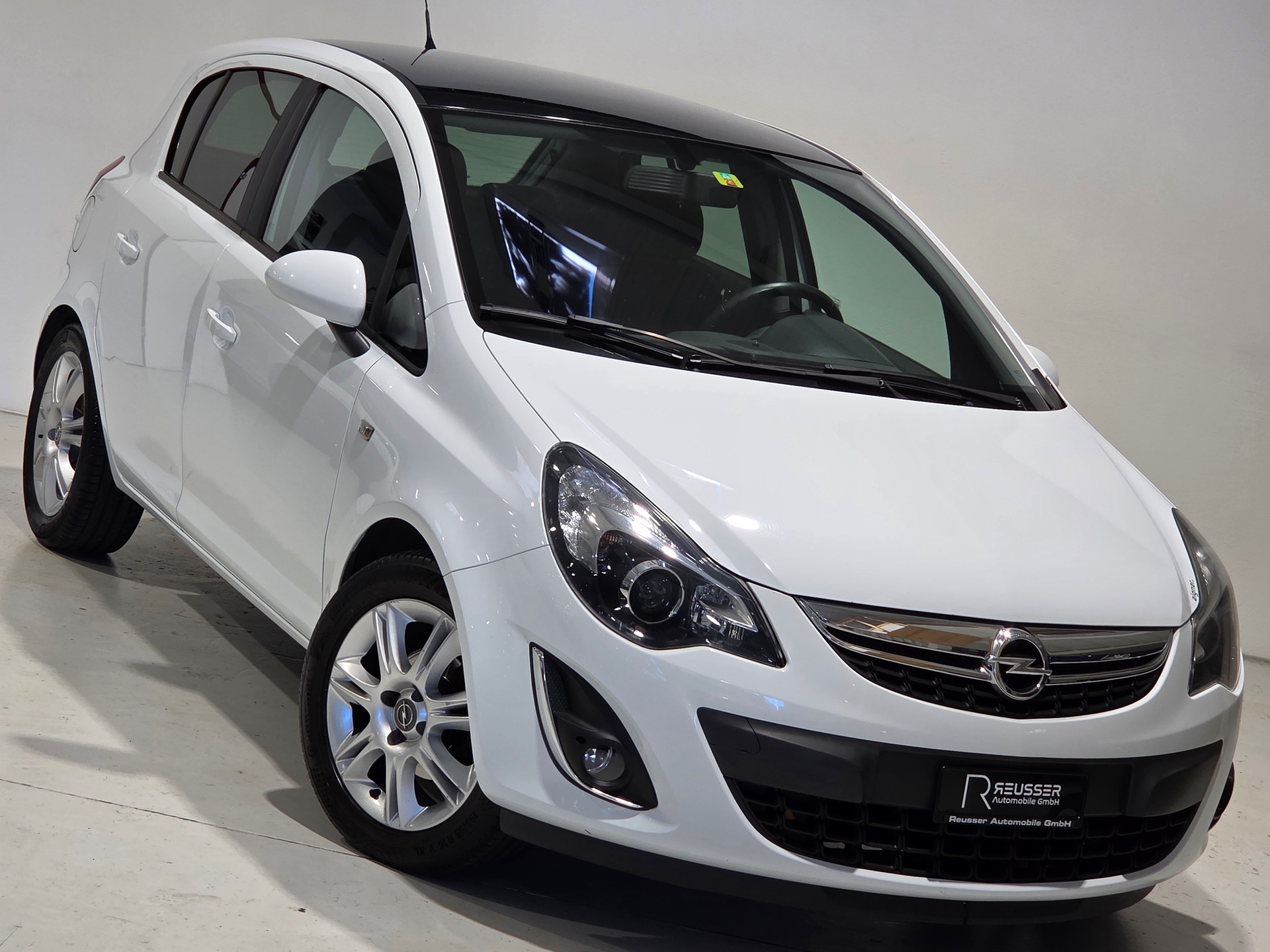 OPEL Corsa 1.4 TP Color Edition-image-16