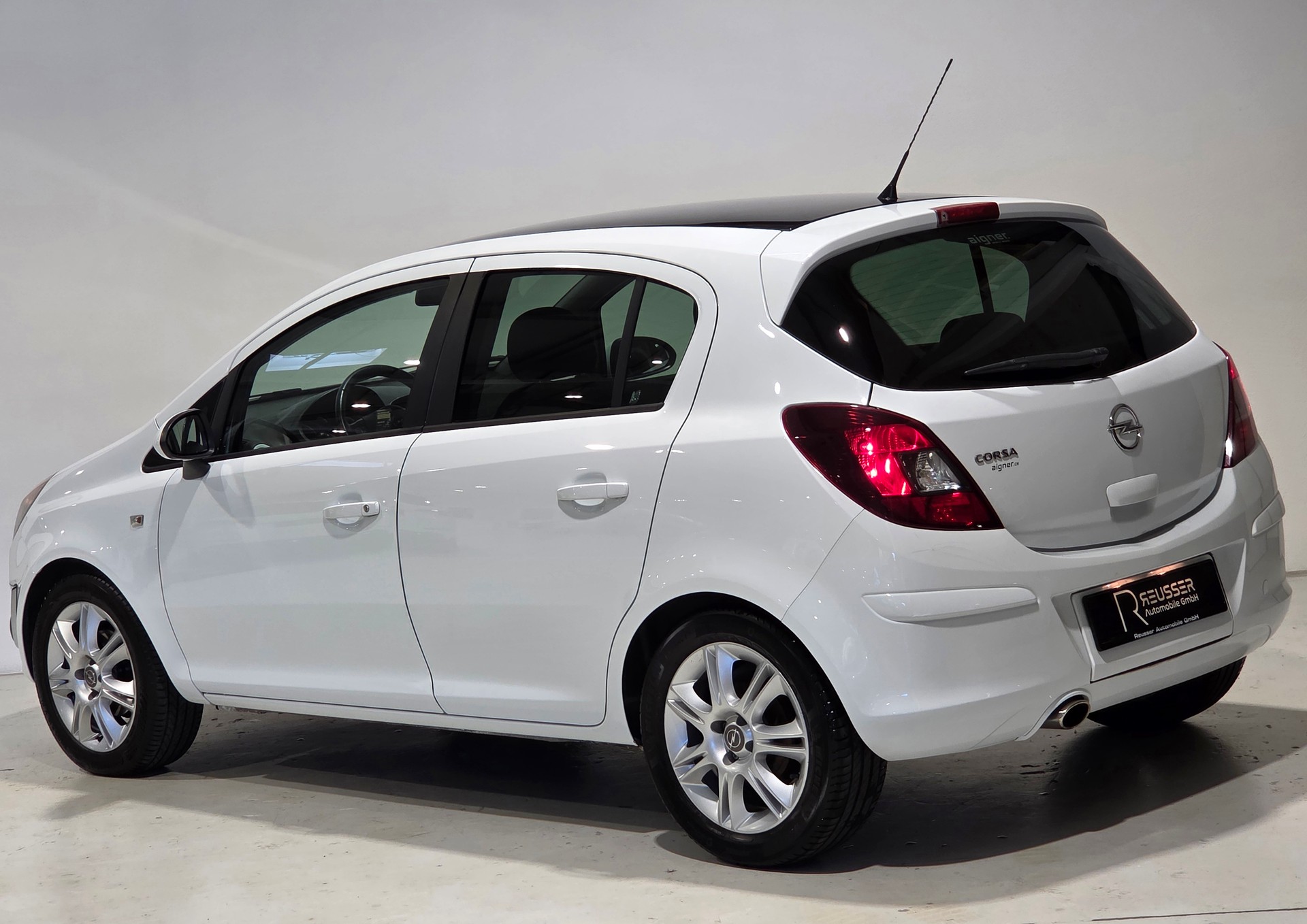 OPEL Corsa 1.4 TP Color Edition-image-2