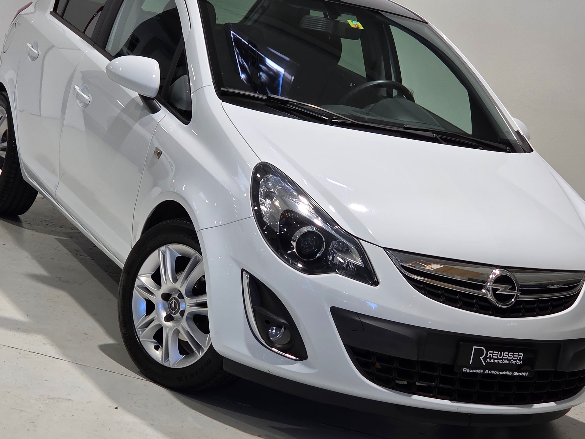 OPEL Corsa 1.4 TP Color Edition-image-15