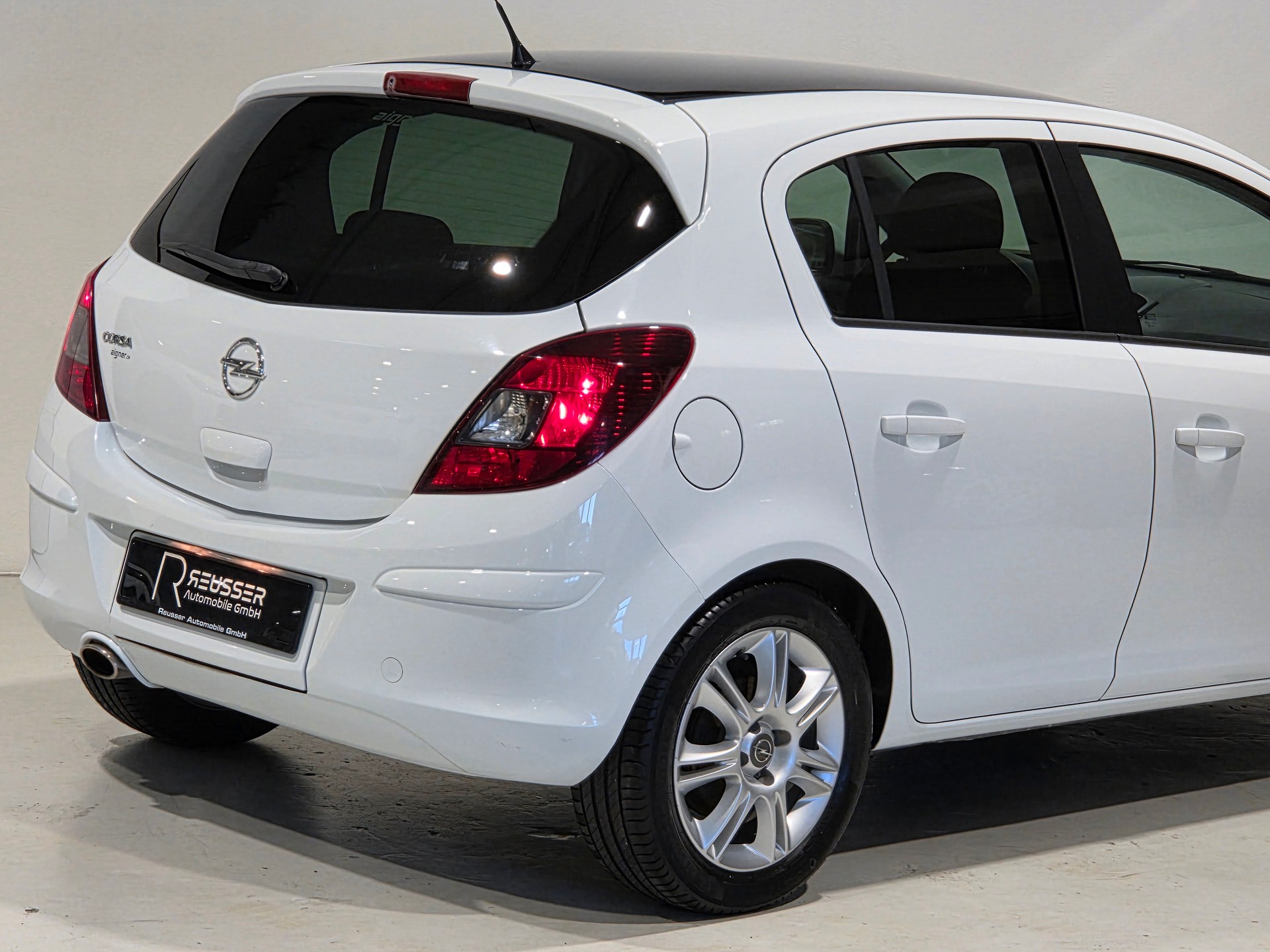 OPEL Corsa 1.4 TP Color Edition-image-19