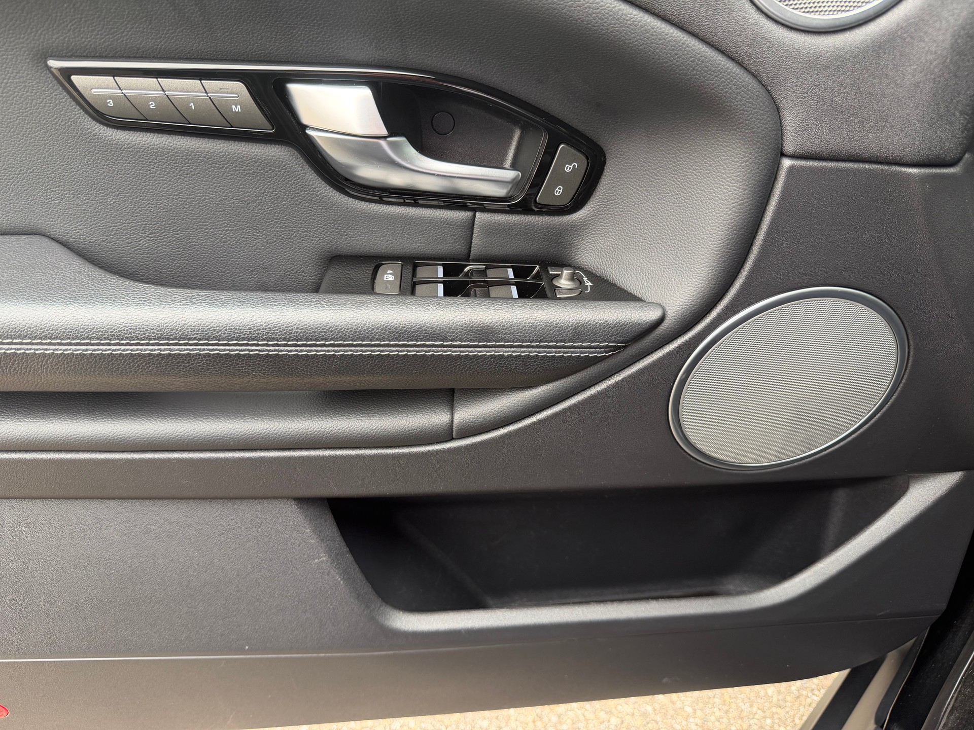 LAND ROVER Range Rover Evoque Convert. 2.0 TD4 SE Dynamic AT9-image-18