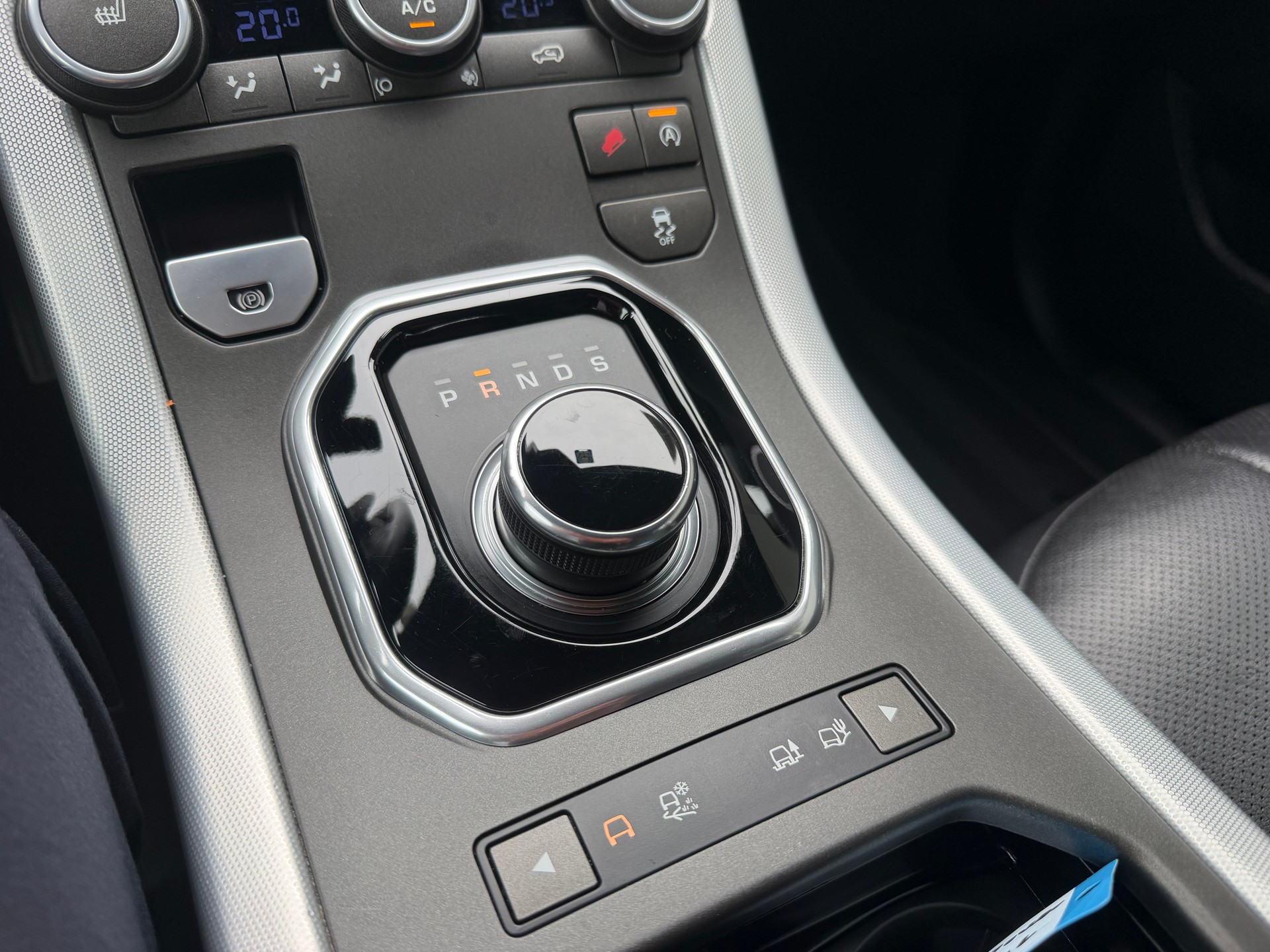 LAND ROVER Range Rover Evoque Convert. 2.0 TD4 SE Dynamic AT9-image-16
