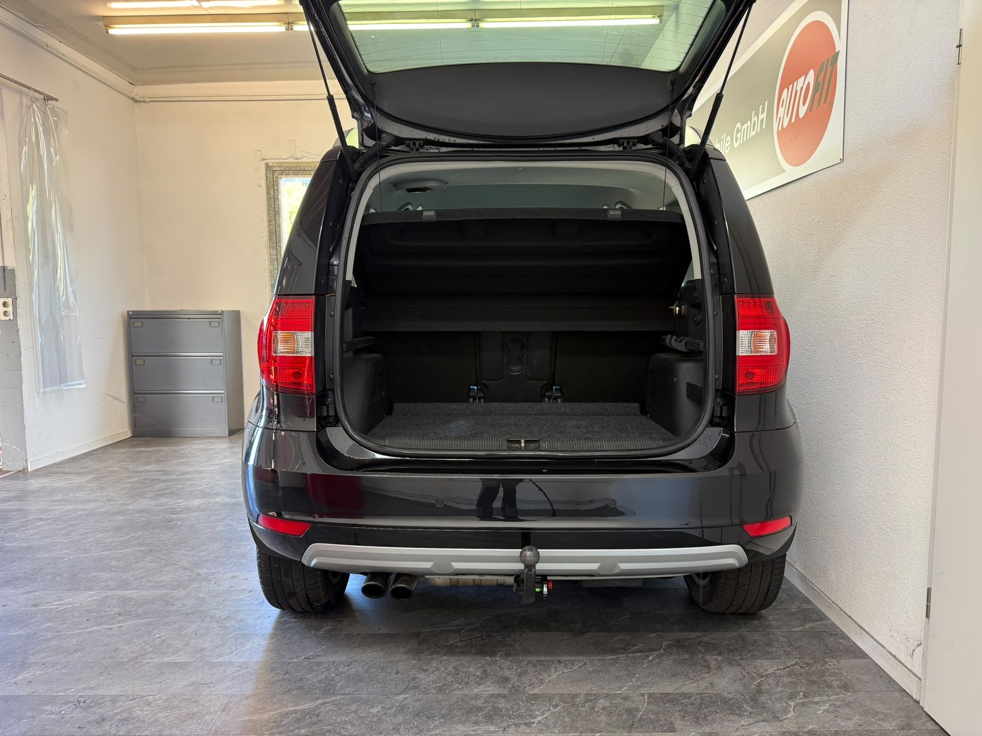 SKODA Yeti 1.8 TSI Elegance 4x4 DSG AHK 1.8T-image-4