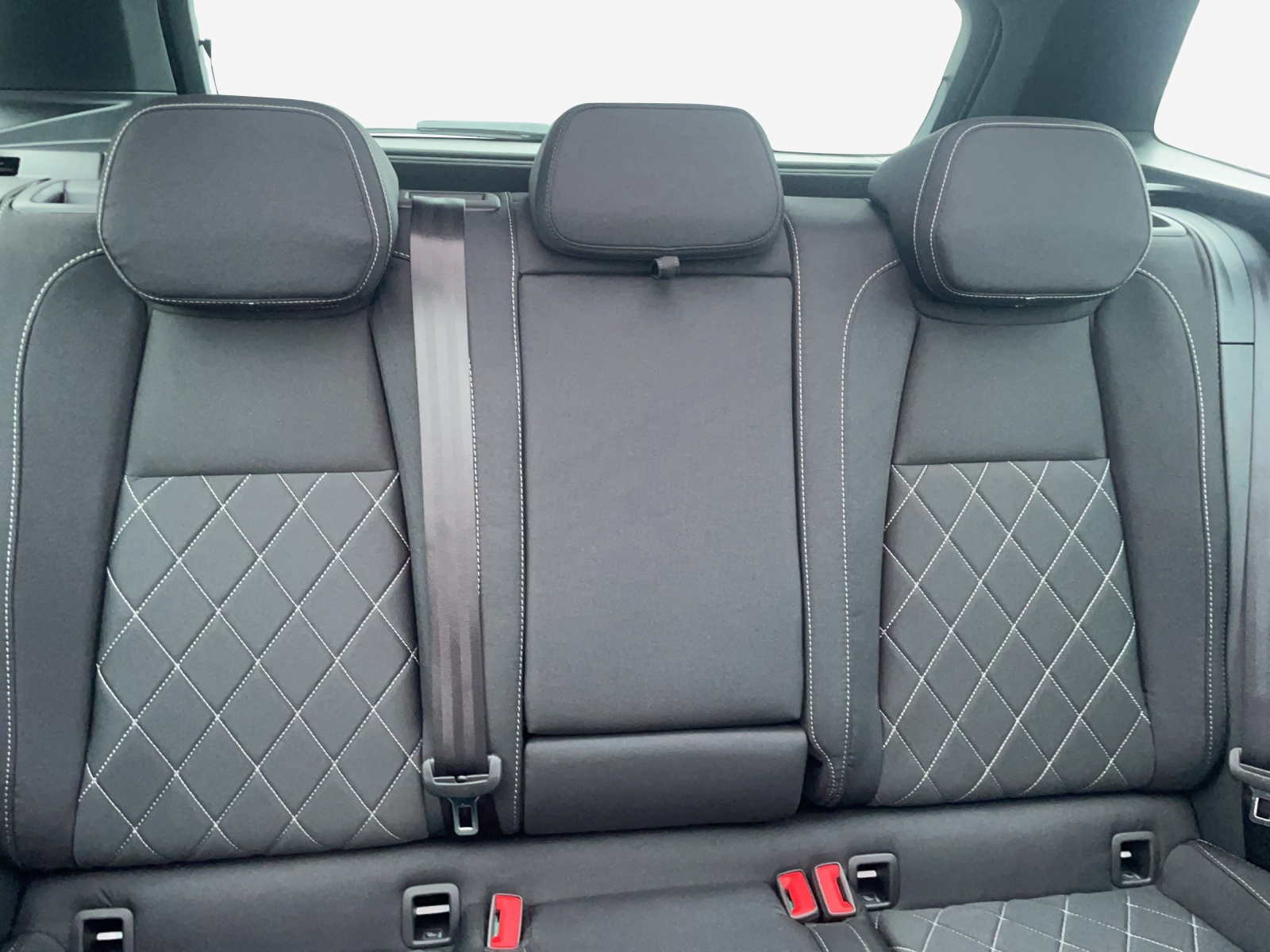 SKODA Karoq 2.0 TSI SportLine 4x4 DSG-image-11