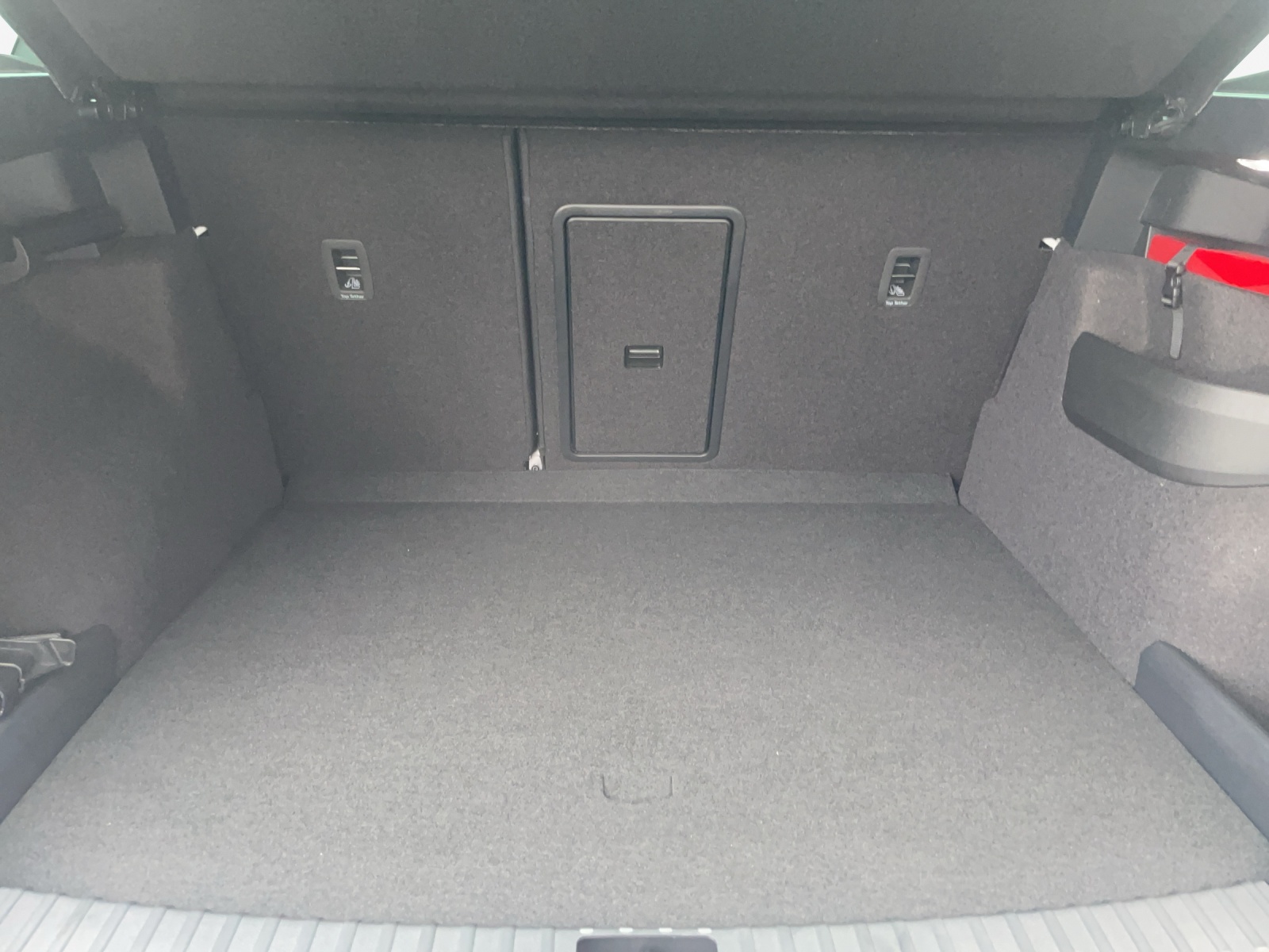 SKODA Karoq 2.0 TSI SportLine 4x4 DSG-image-12