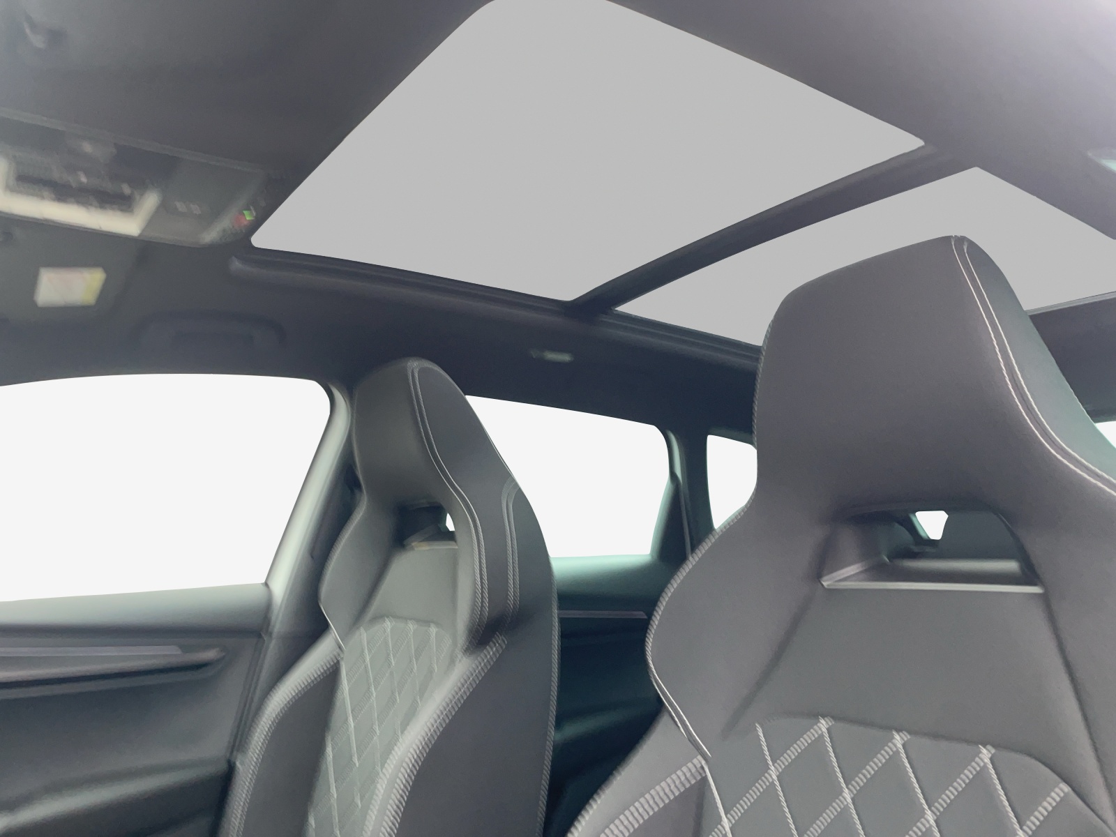SKODA Karoq 2.0 TSI SportLine 4x4 DSG-image-15