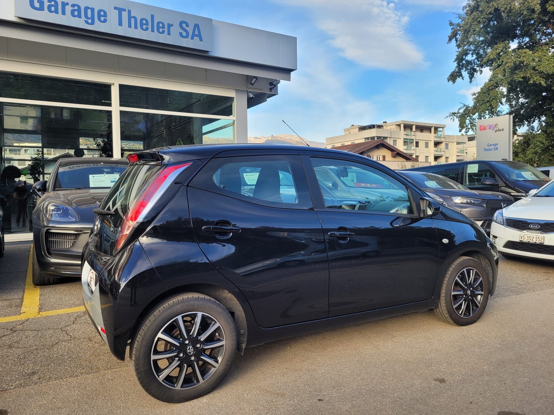 TOYOTA Yaris 1.0 Terra-image-4