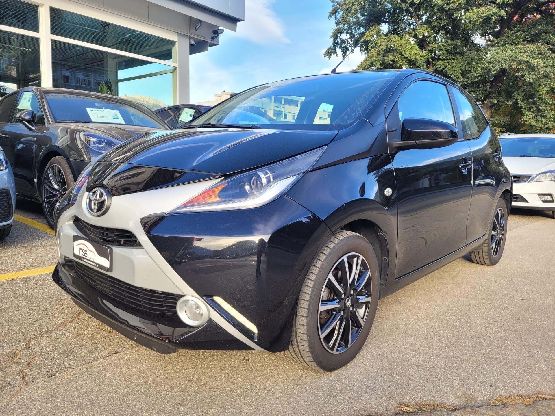 TOYOTA Yaris 1.0 Terra-image-2