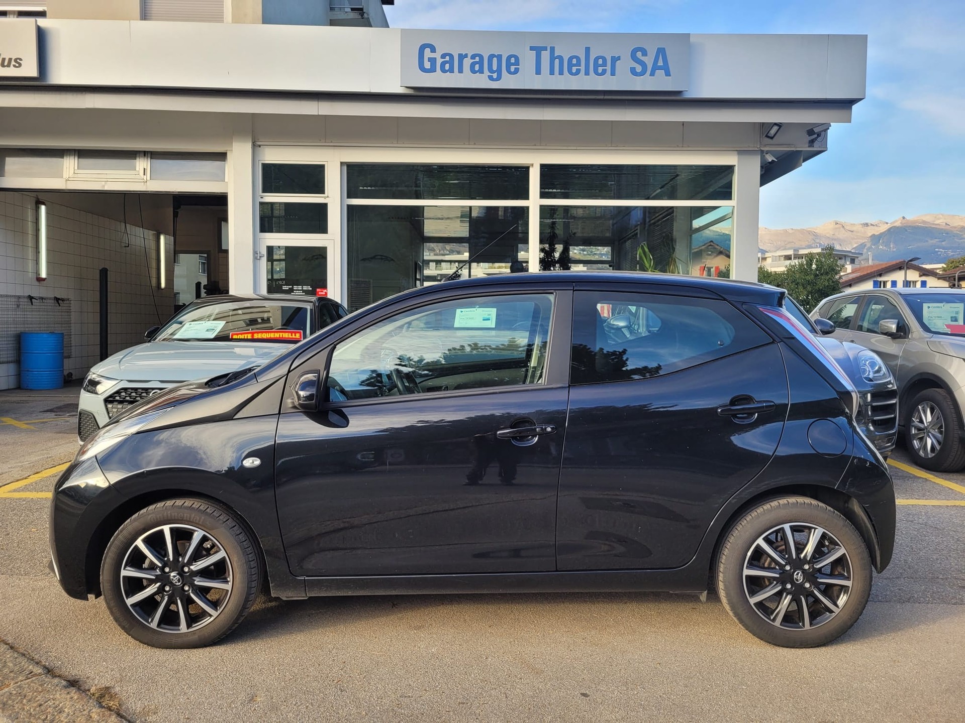 TOYOTA Yaris 1.0 Terra-image-5