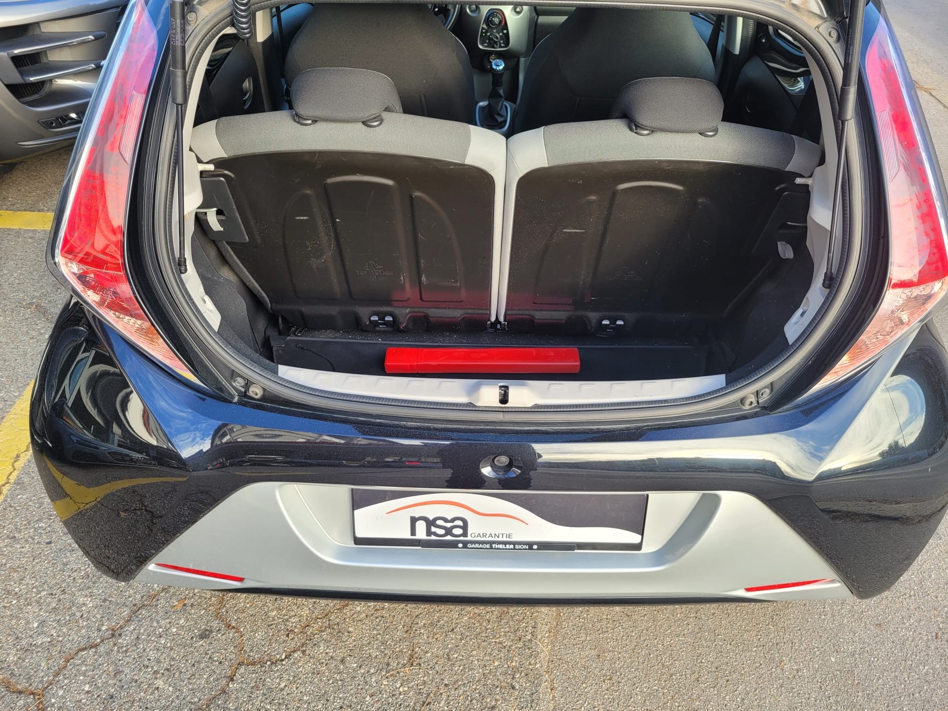 TOYOTA Yaris 1.0 Terra-image-10