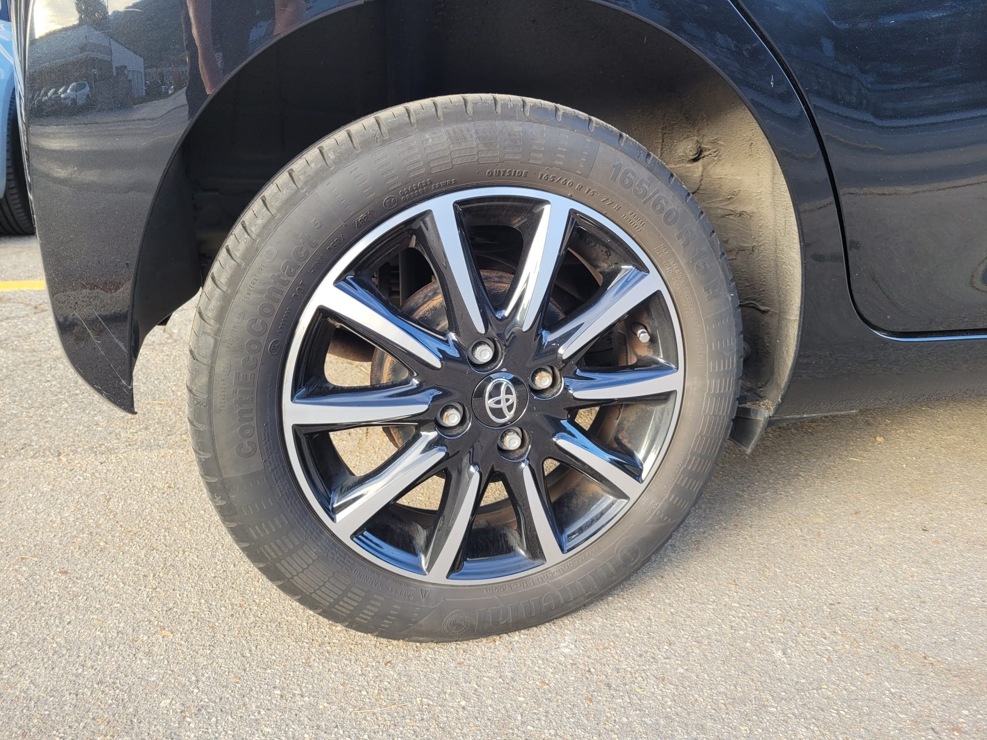TOYOTA Yaris 1.0 Terra-image-12