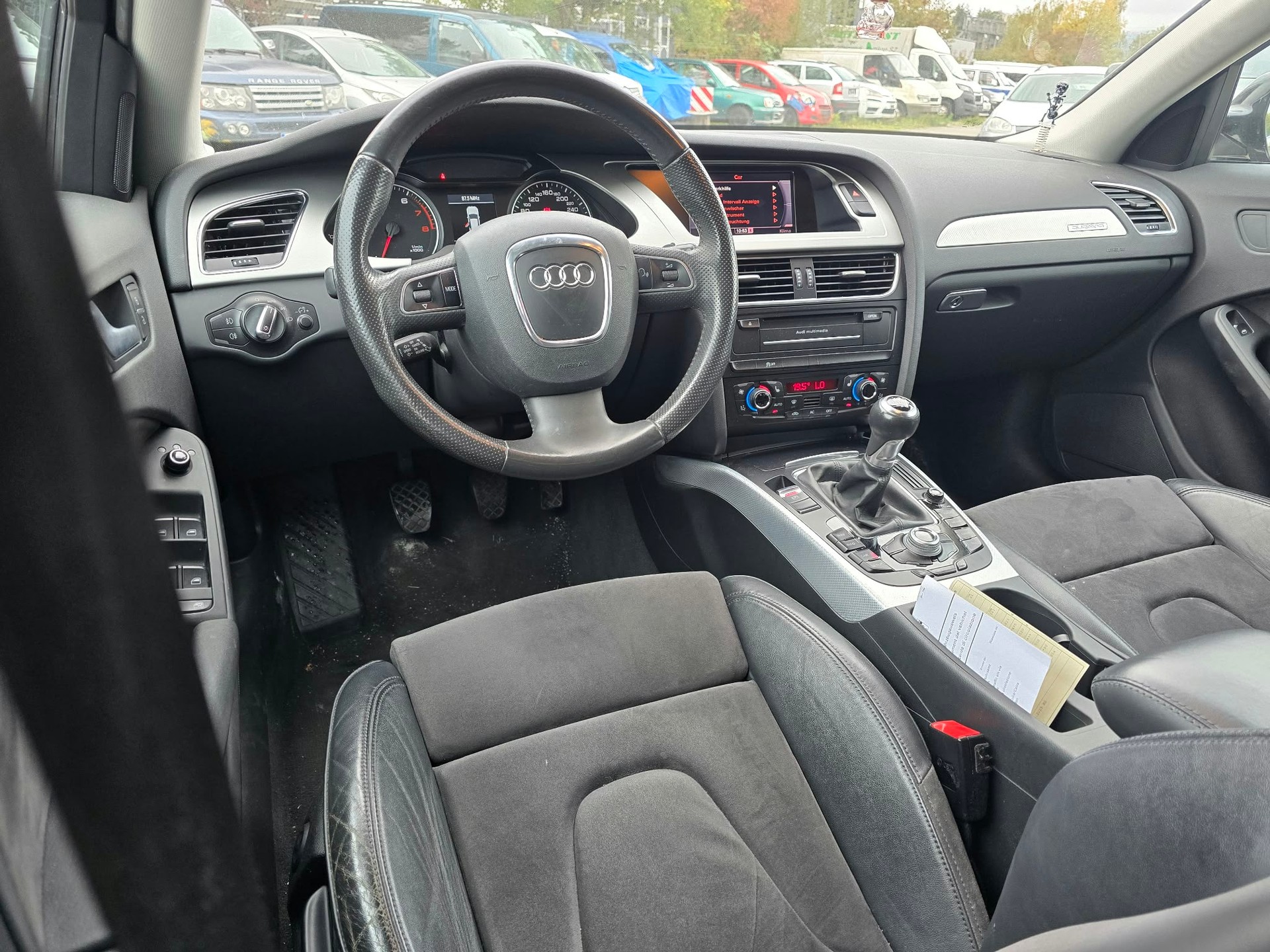 AUDI A4 Avant 1.8 TFSI quattro-image-12