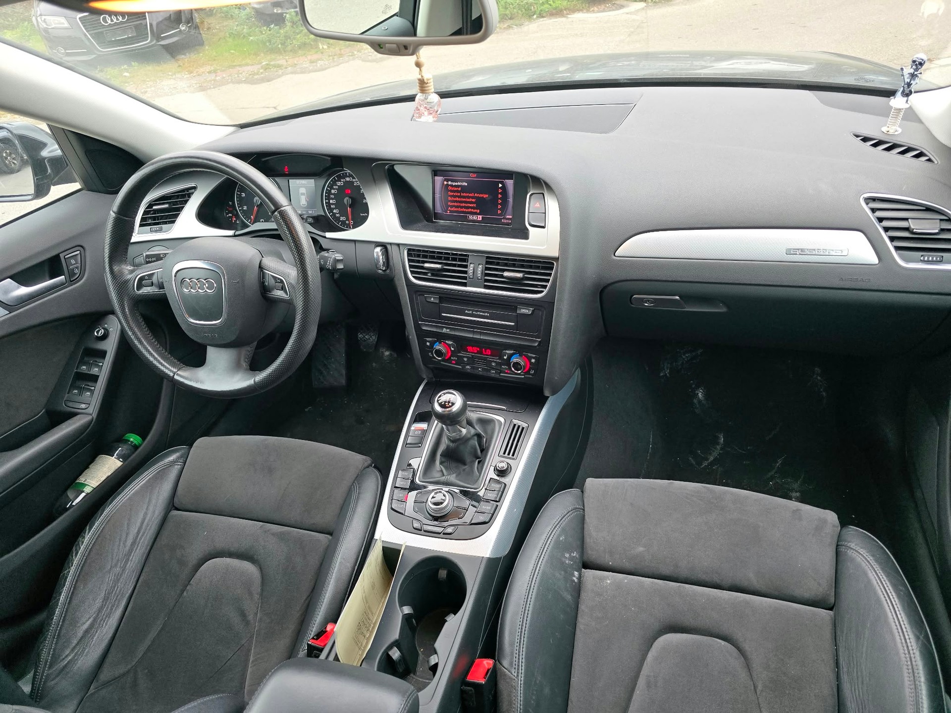 AUDI A4 Avant 1.8 TFSI quattro-image-13