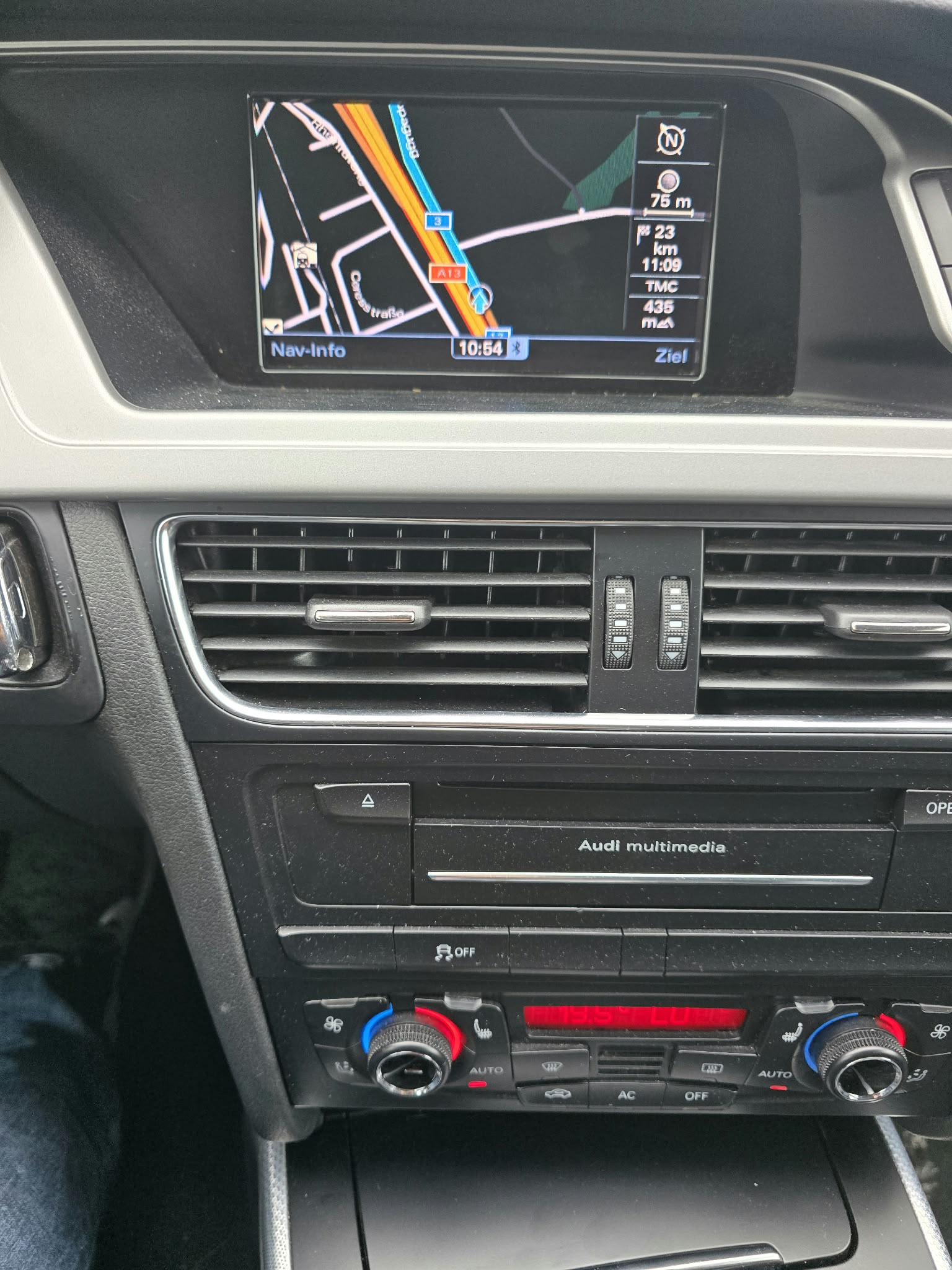 AUDI A4 Avant 1.8 TFSI quattro-image-15