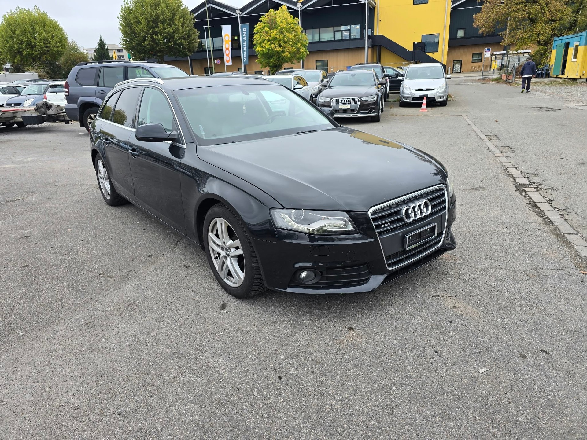 AUDI A4 Avant 1.8 TFSI quattro-image-2