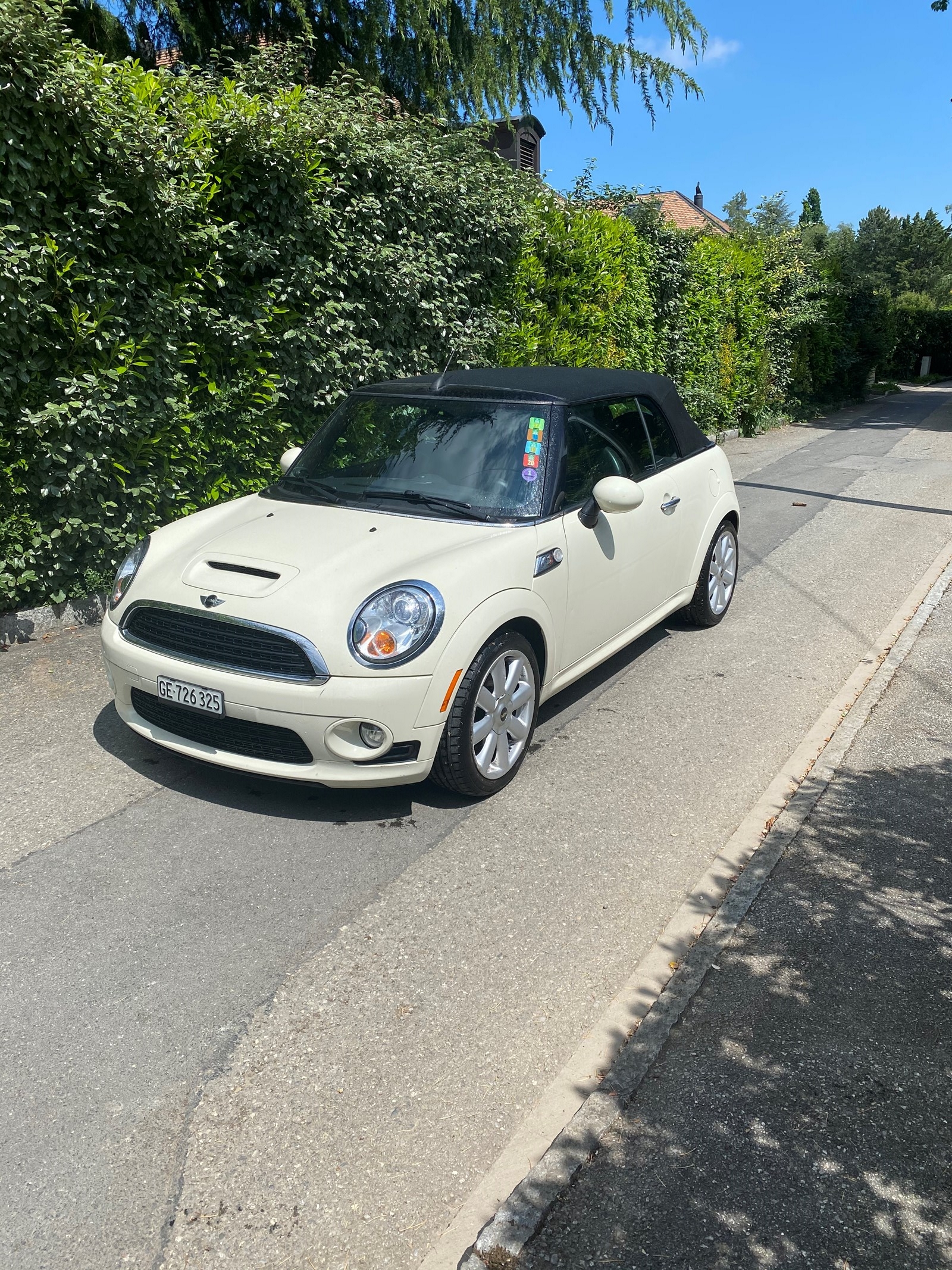 MINI Cooper S Cabriolet-image-0