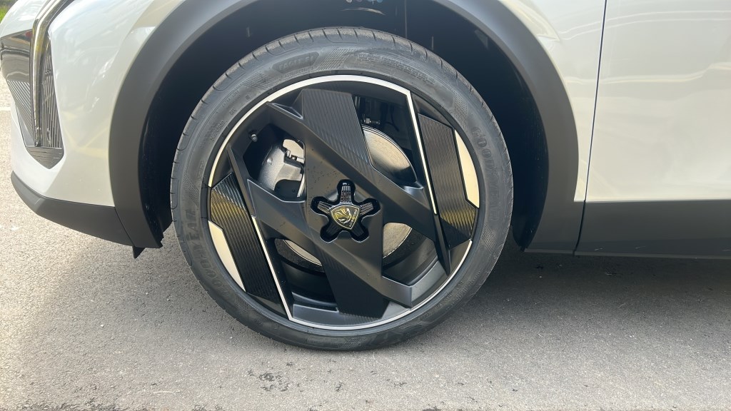 PEUGEOT 408 1.6 PHEV 225 GT-image-7