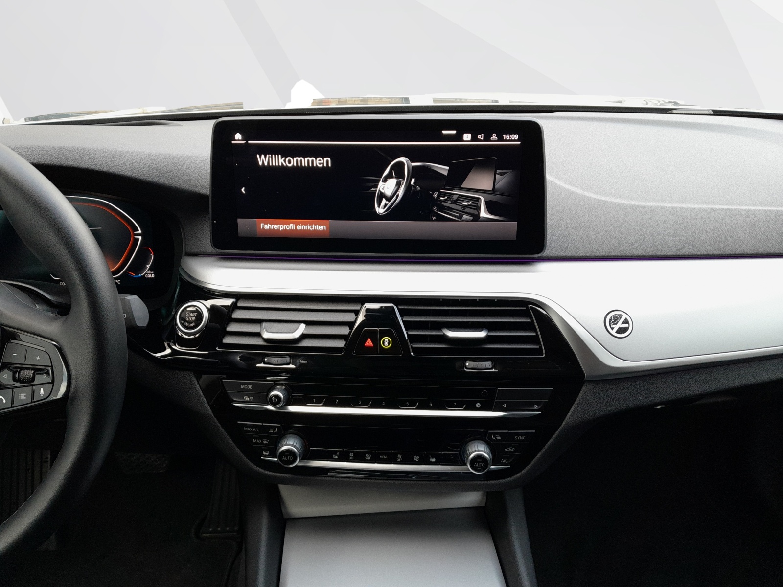 BMW 530d xDrive Touring-image-10