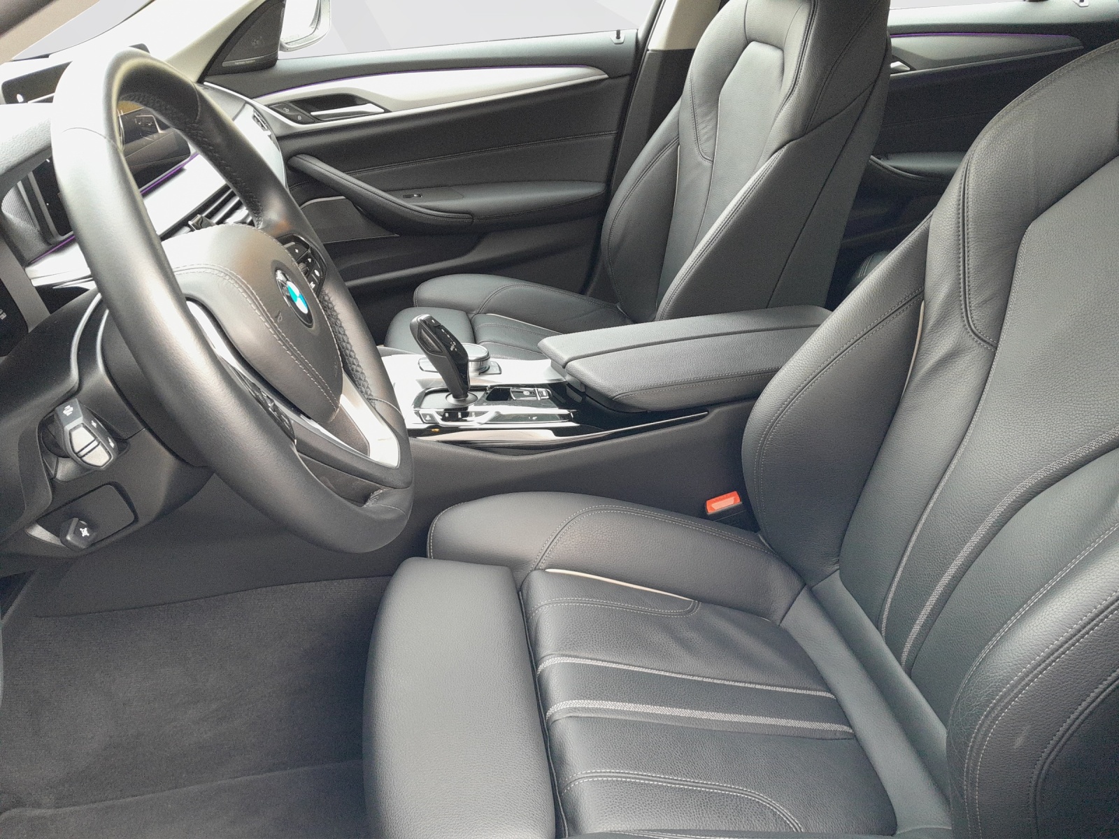 BMW 530d xDrive Touring-image-8