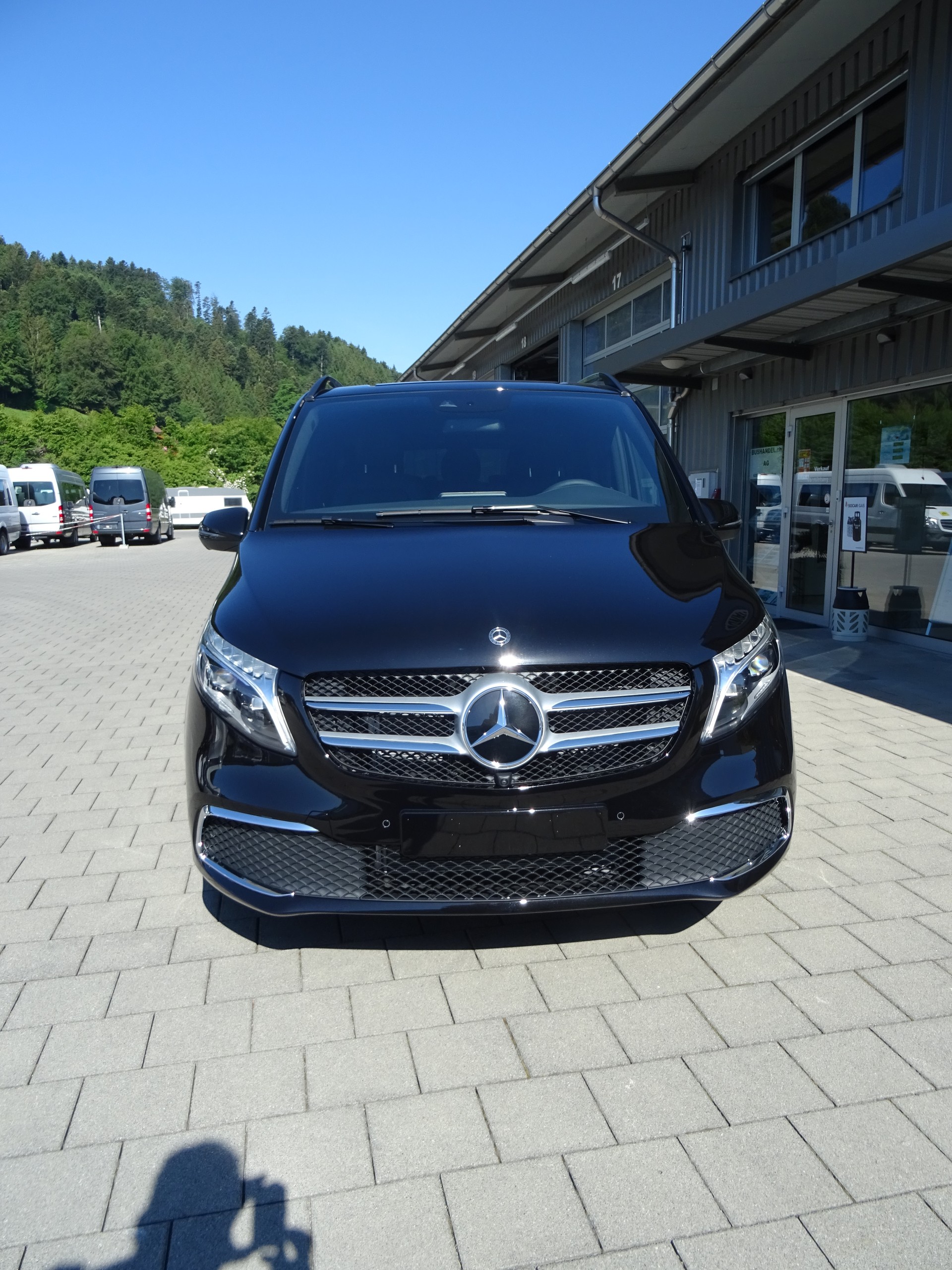 MERCEDES-BENZ V300 d 4Matic SWISS Edition-image-9