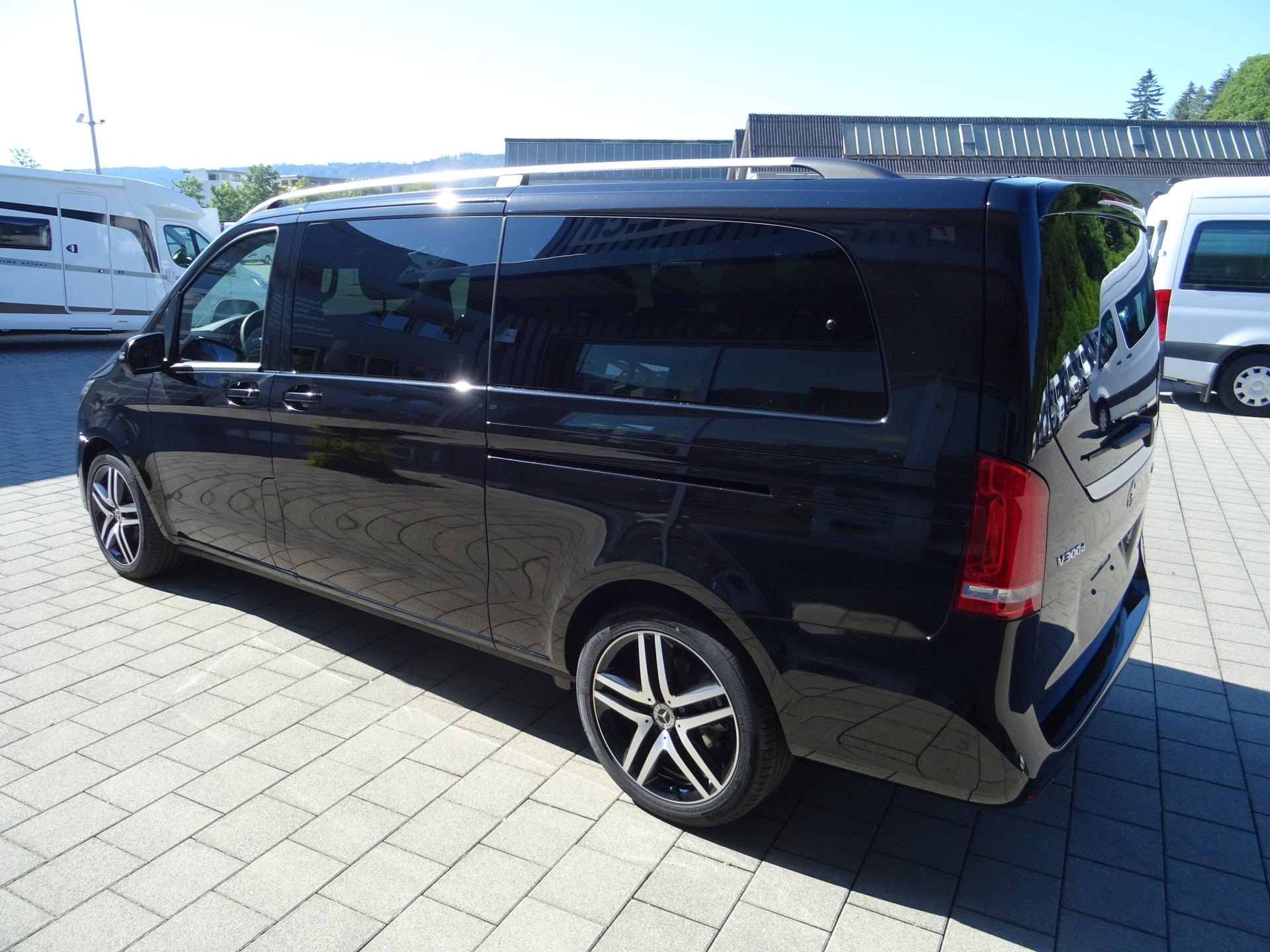 MERCEDES-BENZ V300 d 4Matic SWISS Edition-image-6