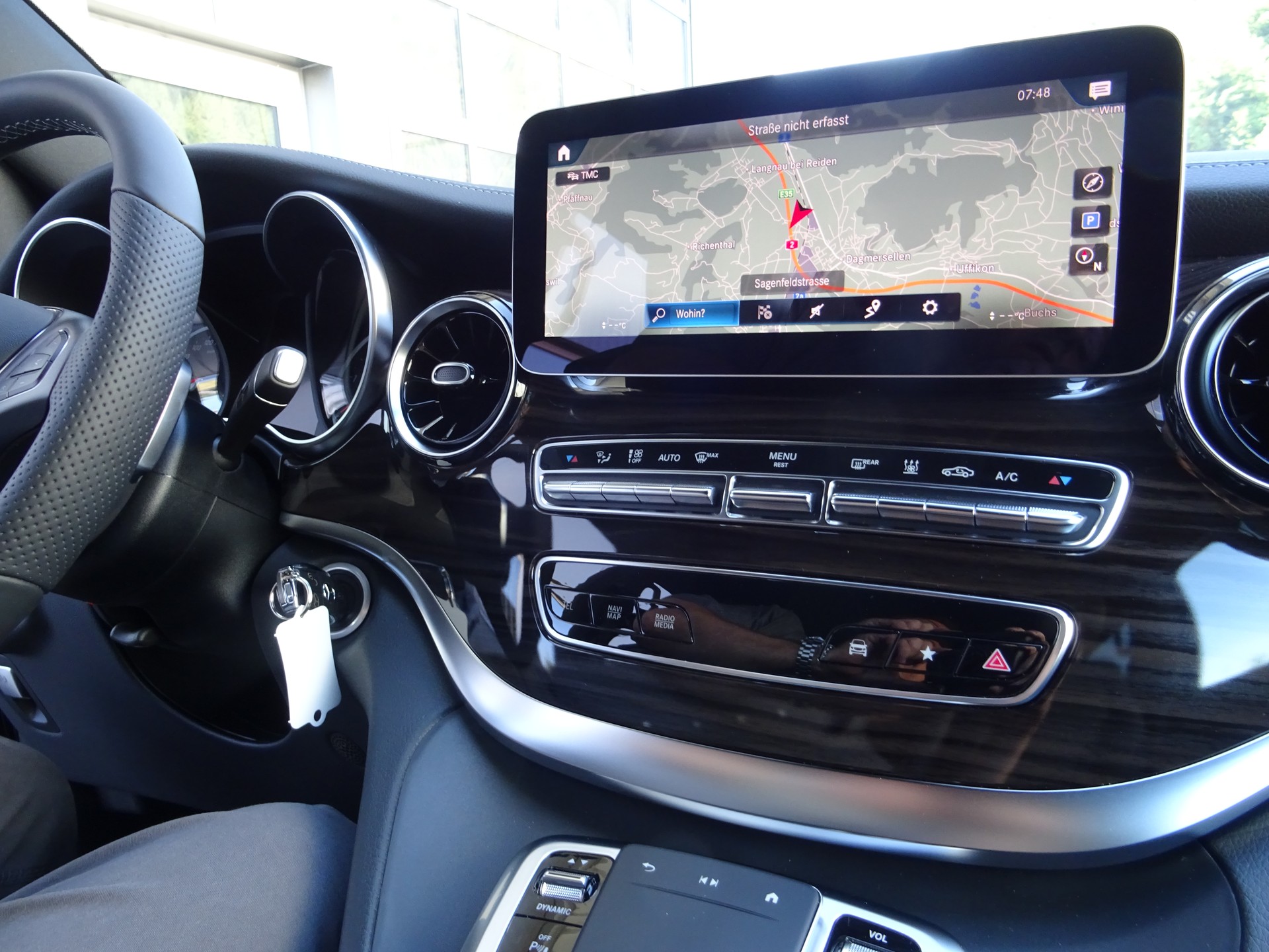 MERCEDES-BENZ V300 d 4Matic SWISS Edition-image-11