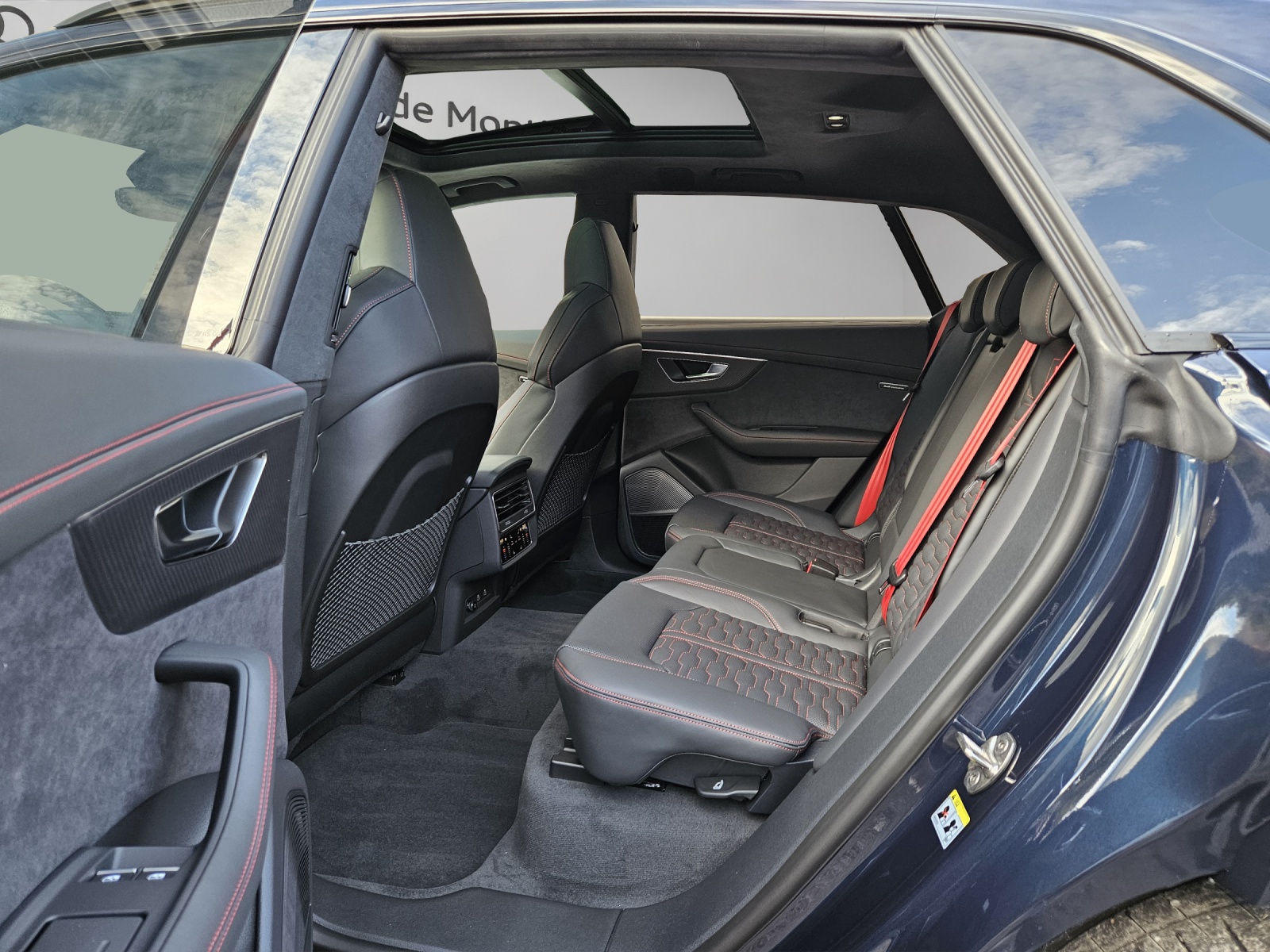 AUDI RSQ8 performance quattro-image-10