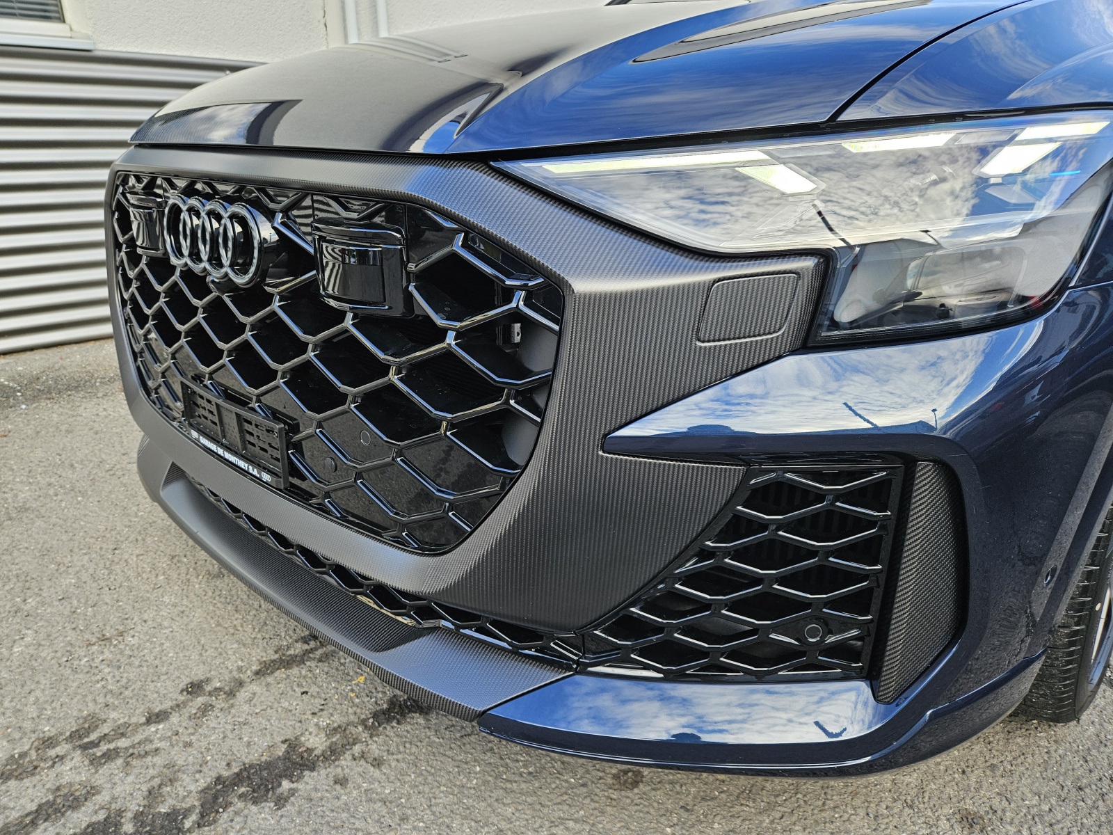 AUDI RSQ8 performance quattro-image-4