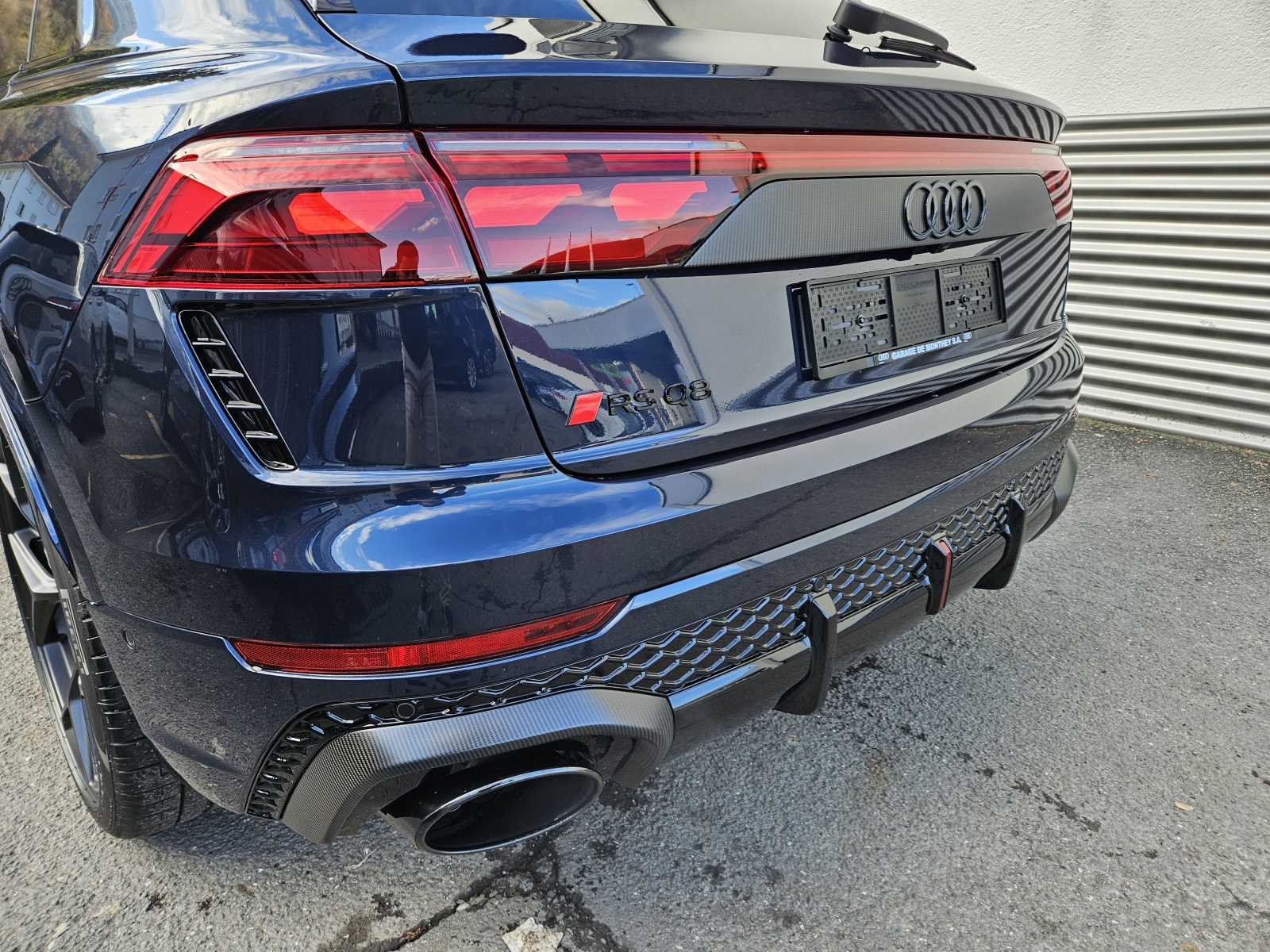 AUDI RSQ8 performance quattro-image-5
