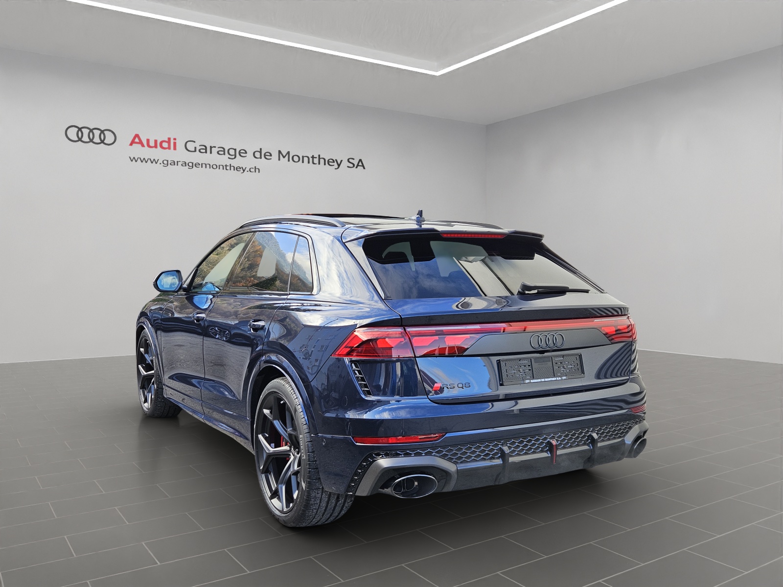 AUDI RSQ8 performance quattro-image-1