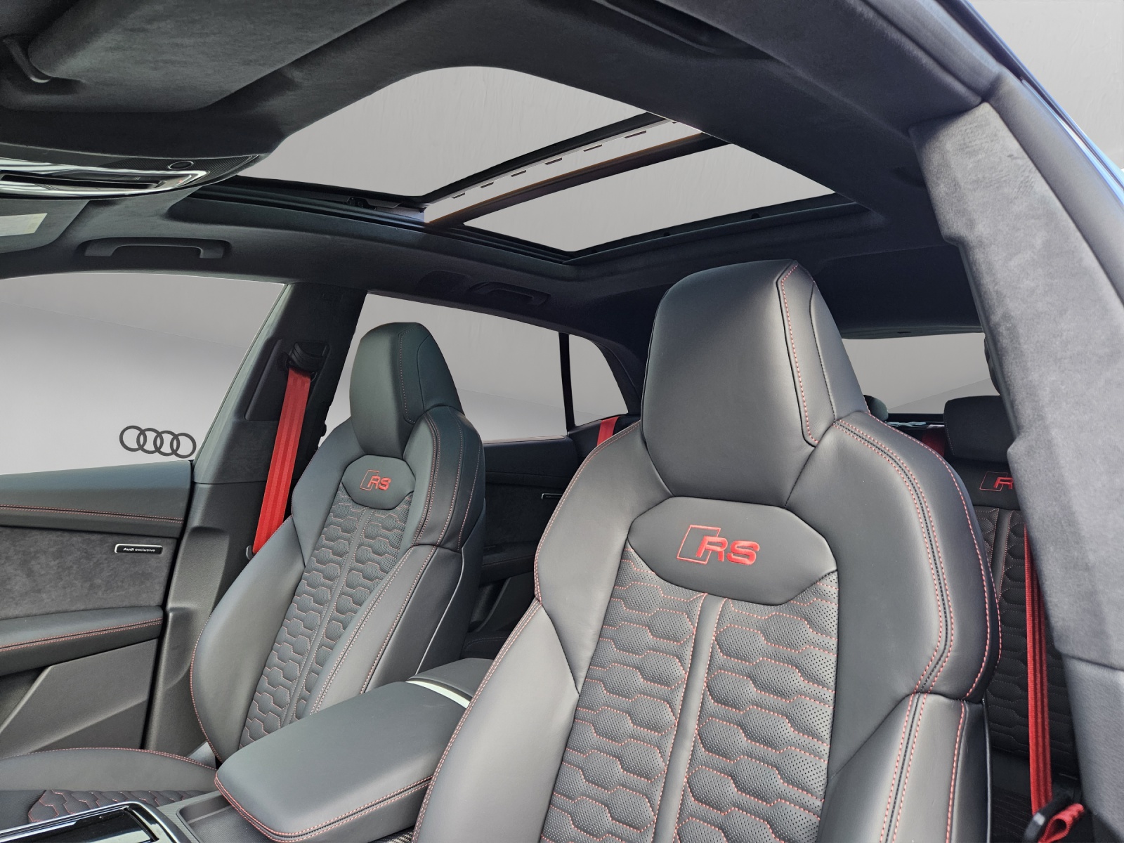 AUDI RSQ8 performance quattro-image-7