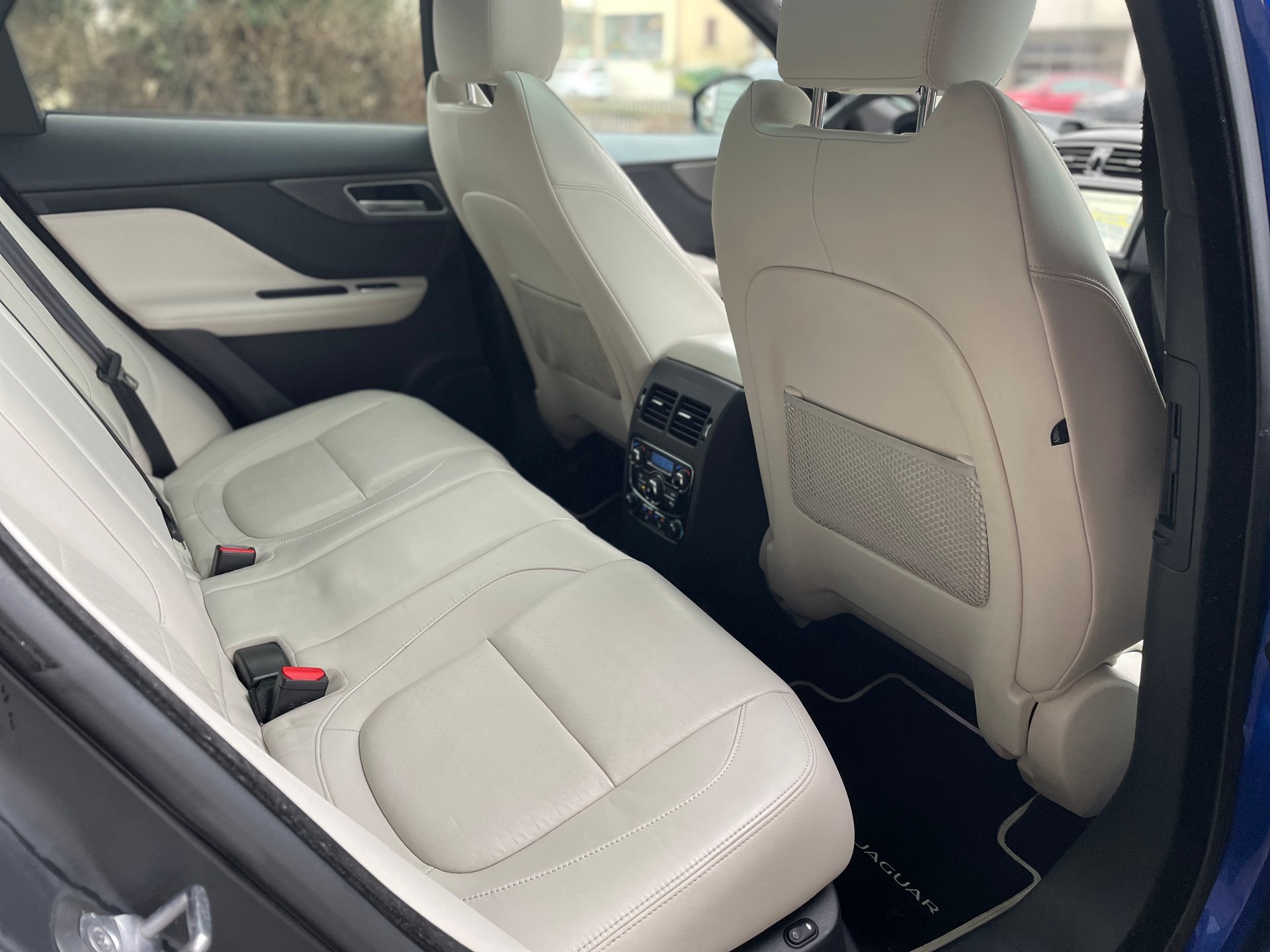 JAGUAR F-Pace 3.0 TD R-Sport AWD Automatik-image-9