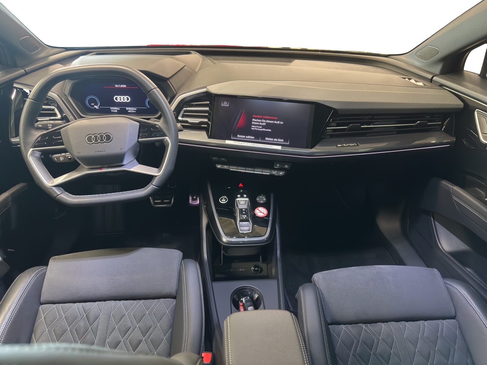 AUDI Q4 e-tron 45 Attraction quattro-image-10