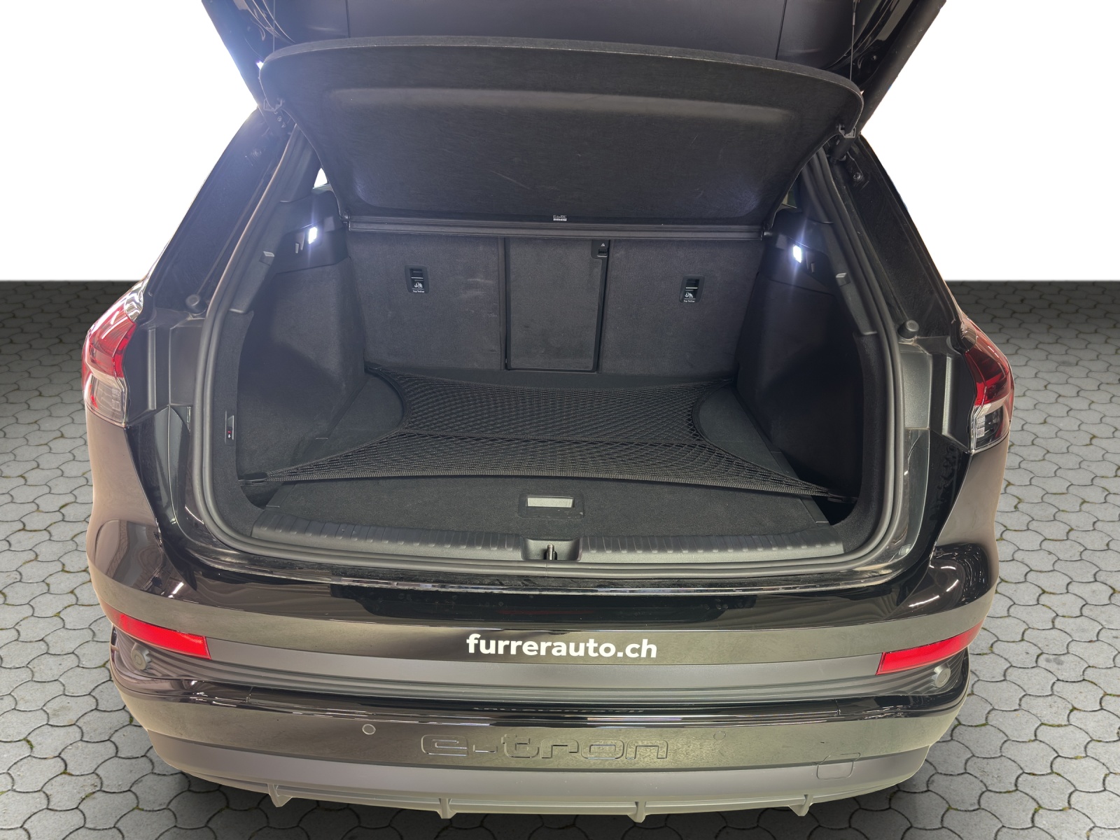 AUDI Q4 e-tron 45 Attraction quattro-image-11