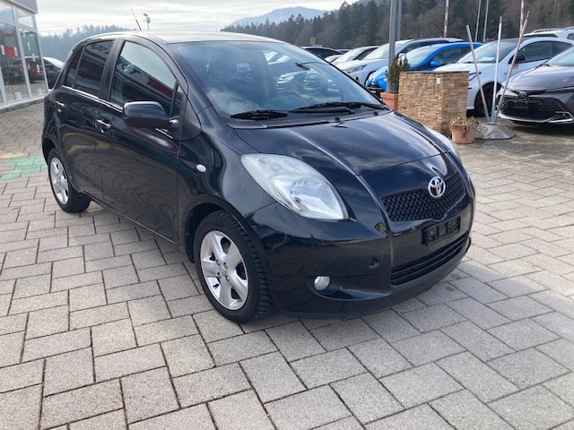 TOYOTA Yaris 1.3 Linea Sol-image-2
