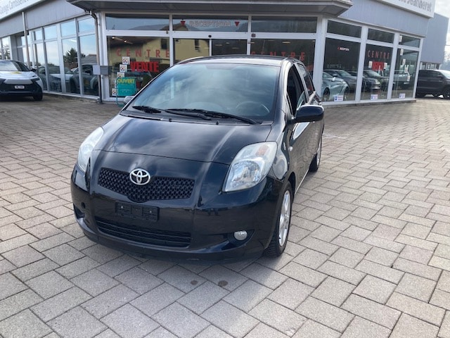 TOYOTA Yaris 1.3 Linea Sol-image-1