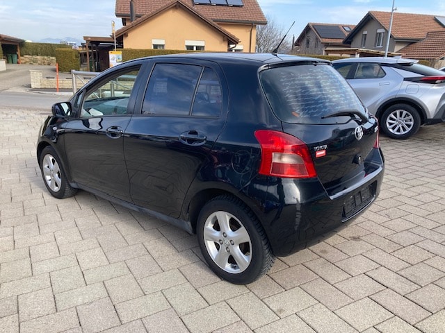 TOYOTA Yaris 1.3 Linea Sol-image-5