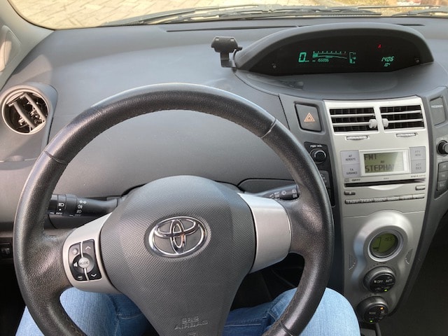 TOYOTA Yaris 1.3 Linea Sol-image-6