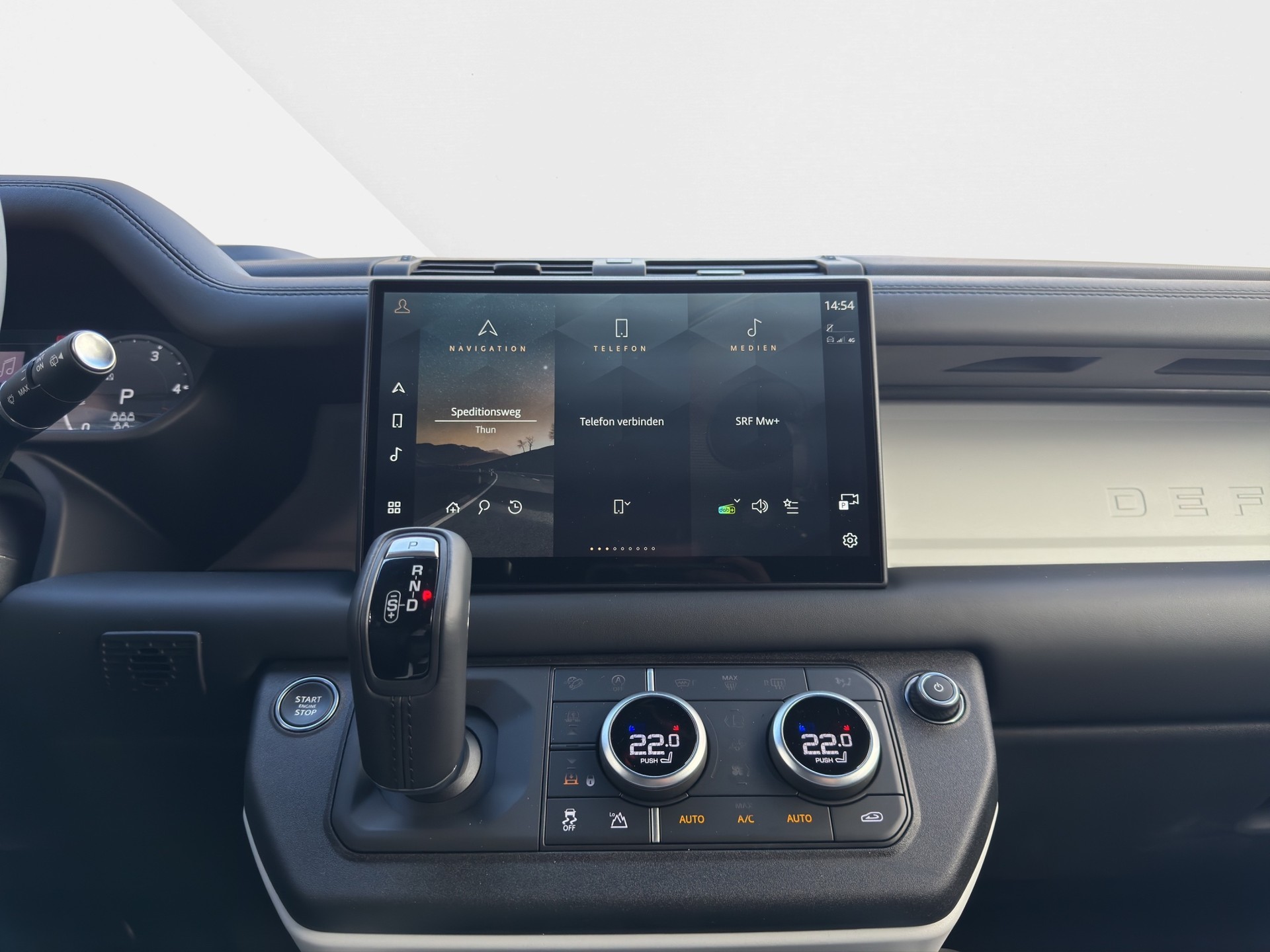LAND ROVER Defender 110 3.0 D I6 250 X-Dyn. SE-image-9