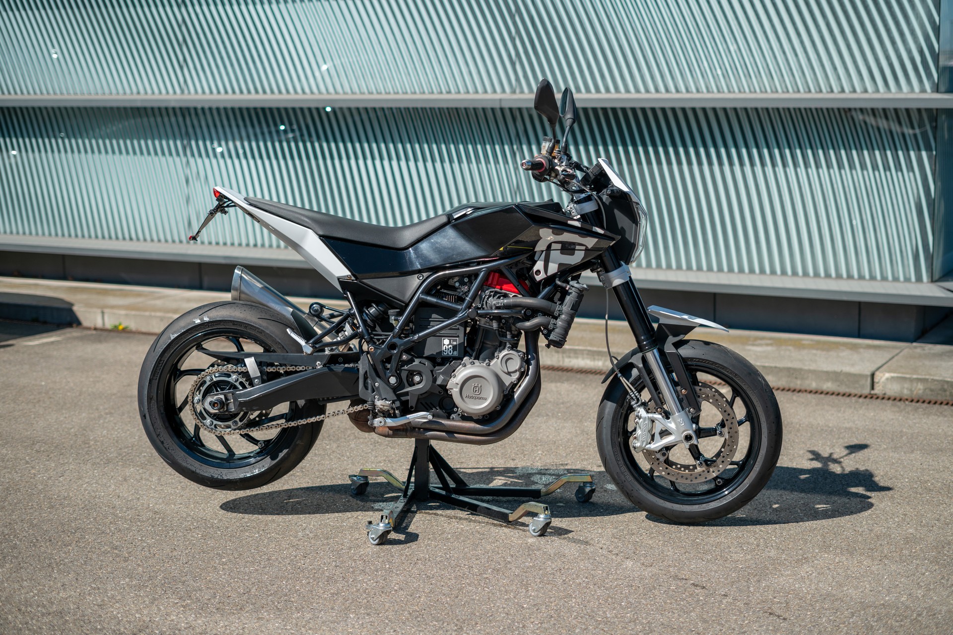 HUSQVARNA Nuda 900-image-2