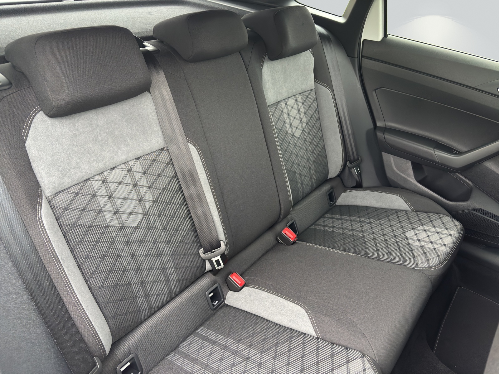VW Taigo 1.0 TSI R-Line DSG-image-8