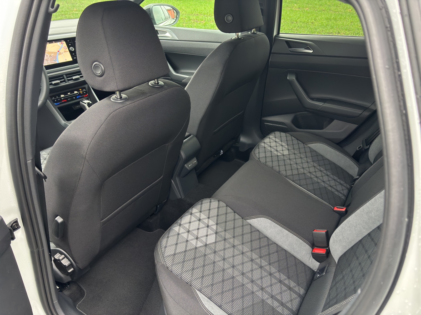 VW Taigo 1.0 TSI R-Line DSG-image-14
