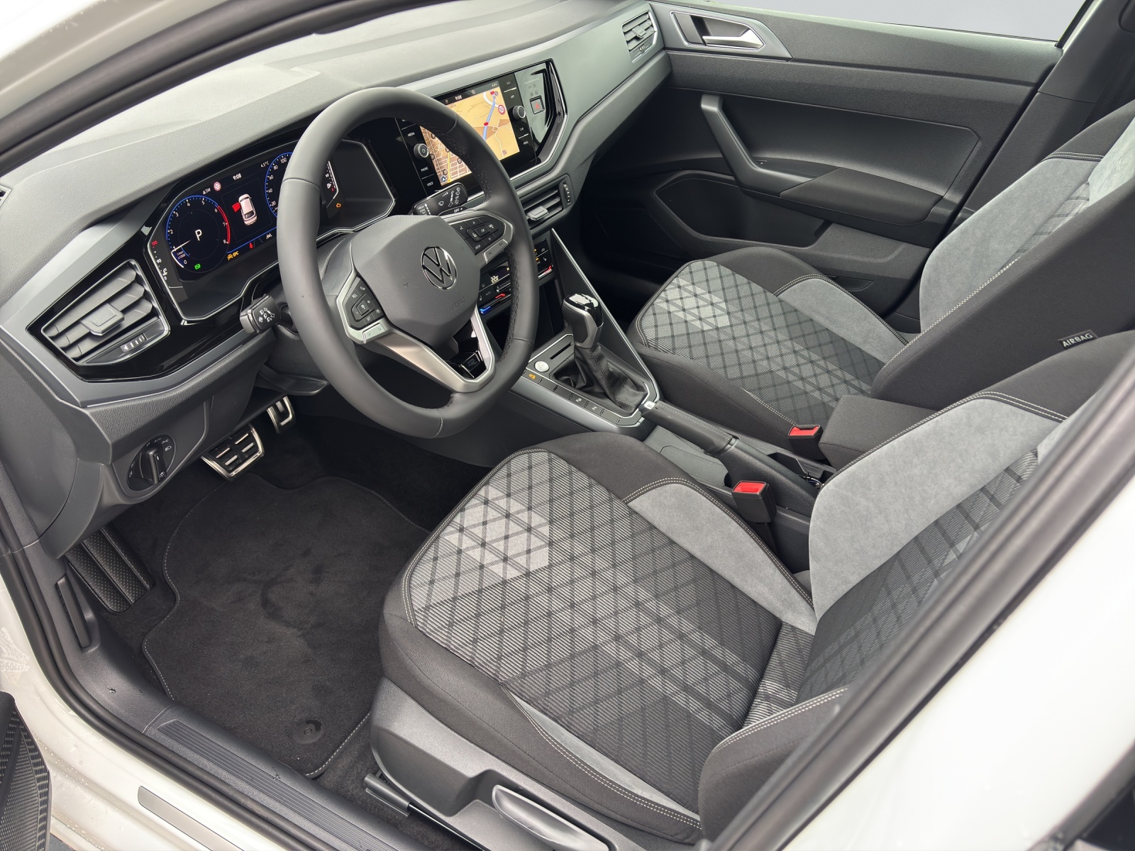 VW Taigo 1.0 TSI R-Line DSG-image-4
